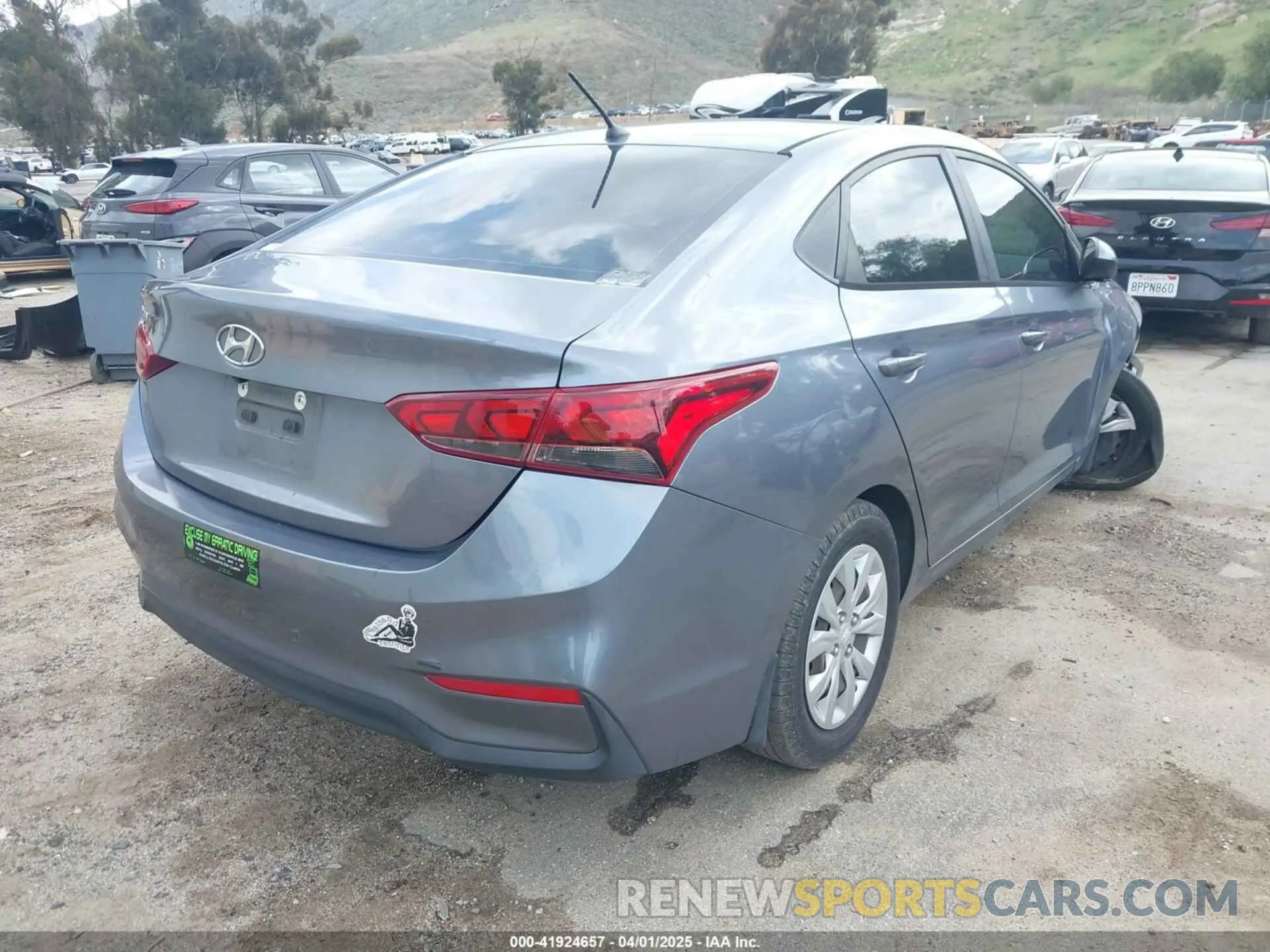 4 Photograph of a damaged car 3KPC24A67LE117880 HYUNDAI ACCENT 2020