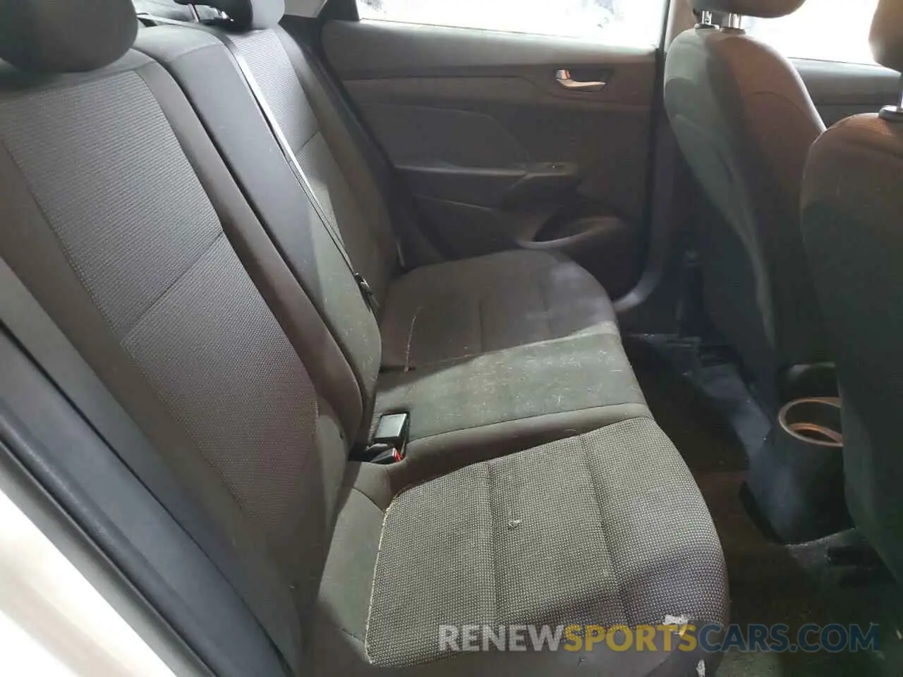 10 Photograph of a damaged car 3KPC24A67LE118804 HYUNDAI ACCENT 2020