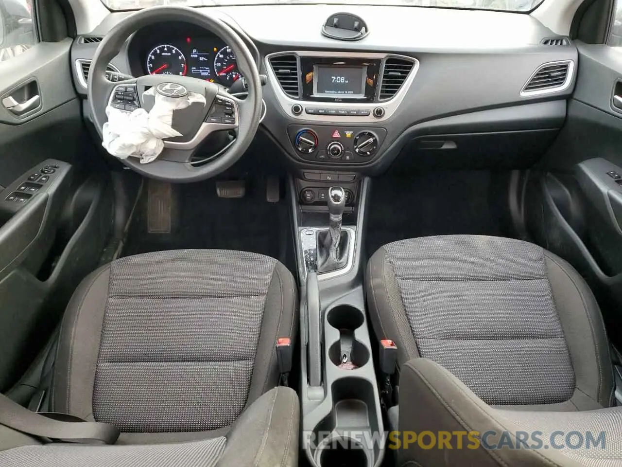 8 Photograph of a damaged car 3KPC24A67LE126403 HYUNDAI ACCENT 2020