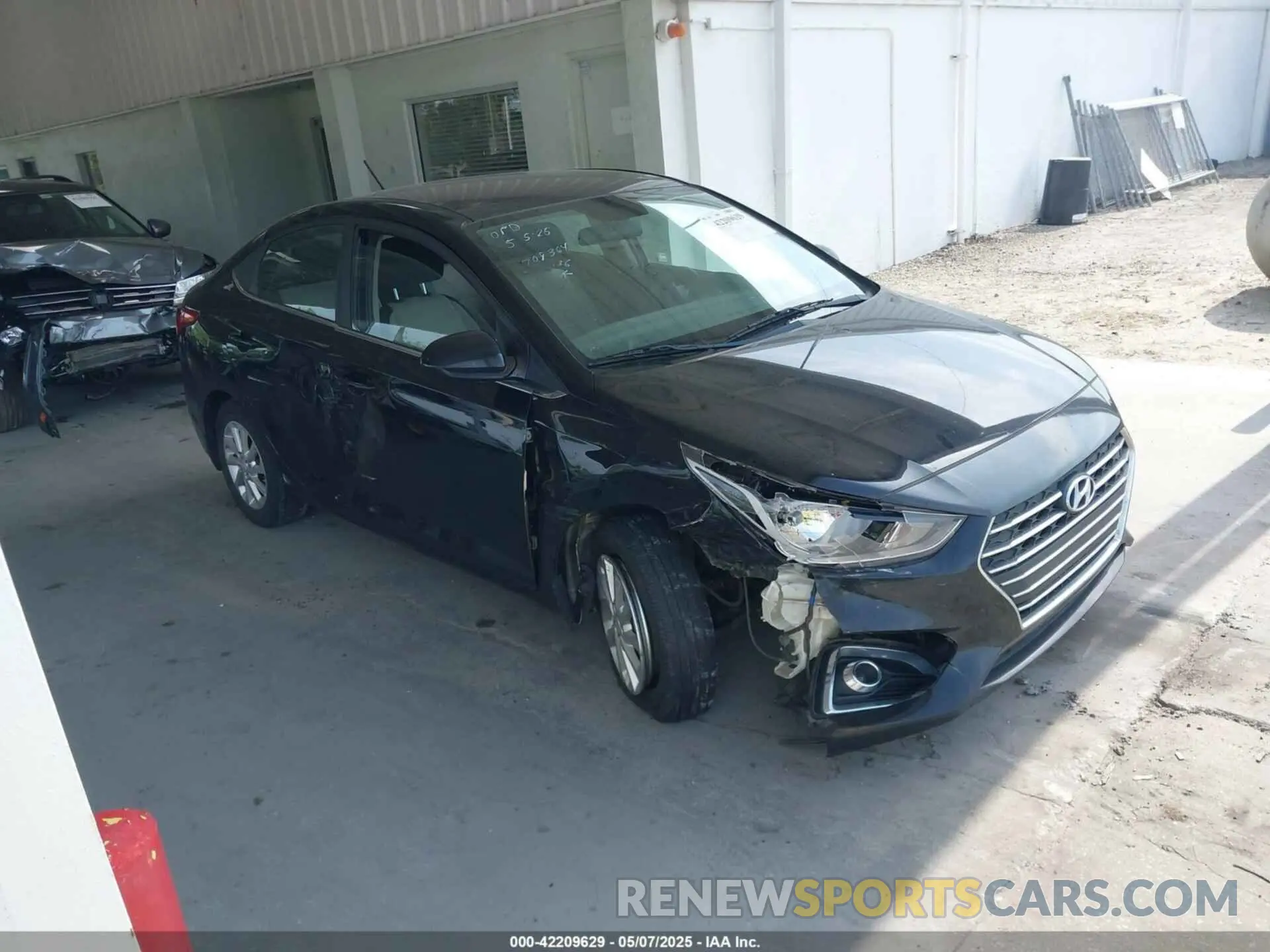 1 Photograph of a damaged car 3KPC24A68LE093203 HYUNDAI ACCENT 2020