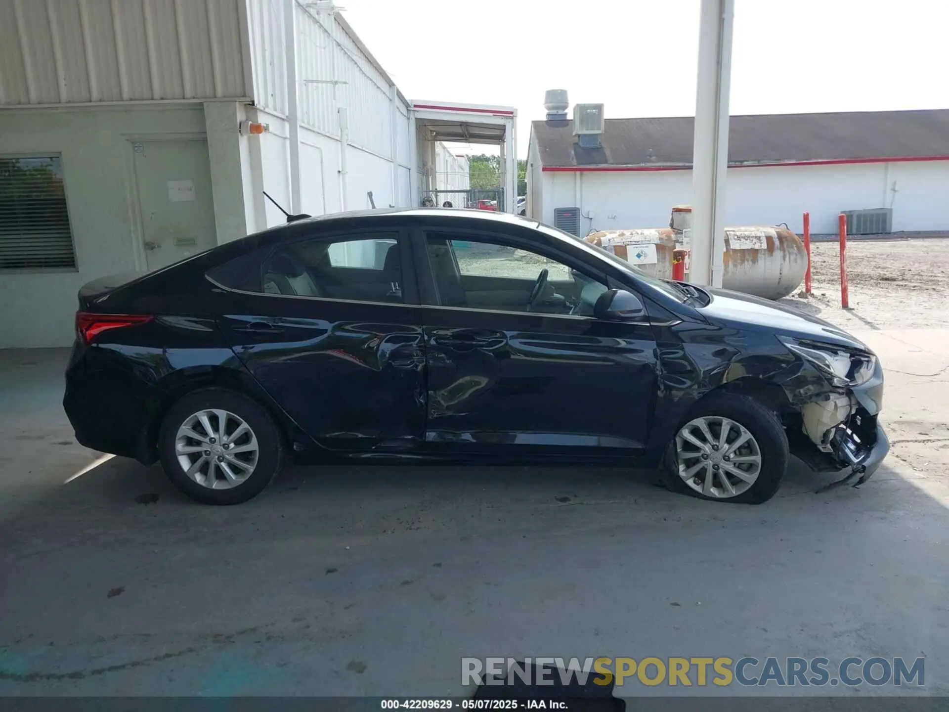 14 Photograph of a damaged car 3KPC24A68LE093203 HYUNDAI ACCENT 2020