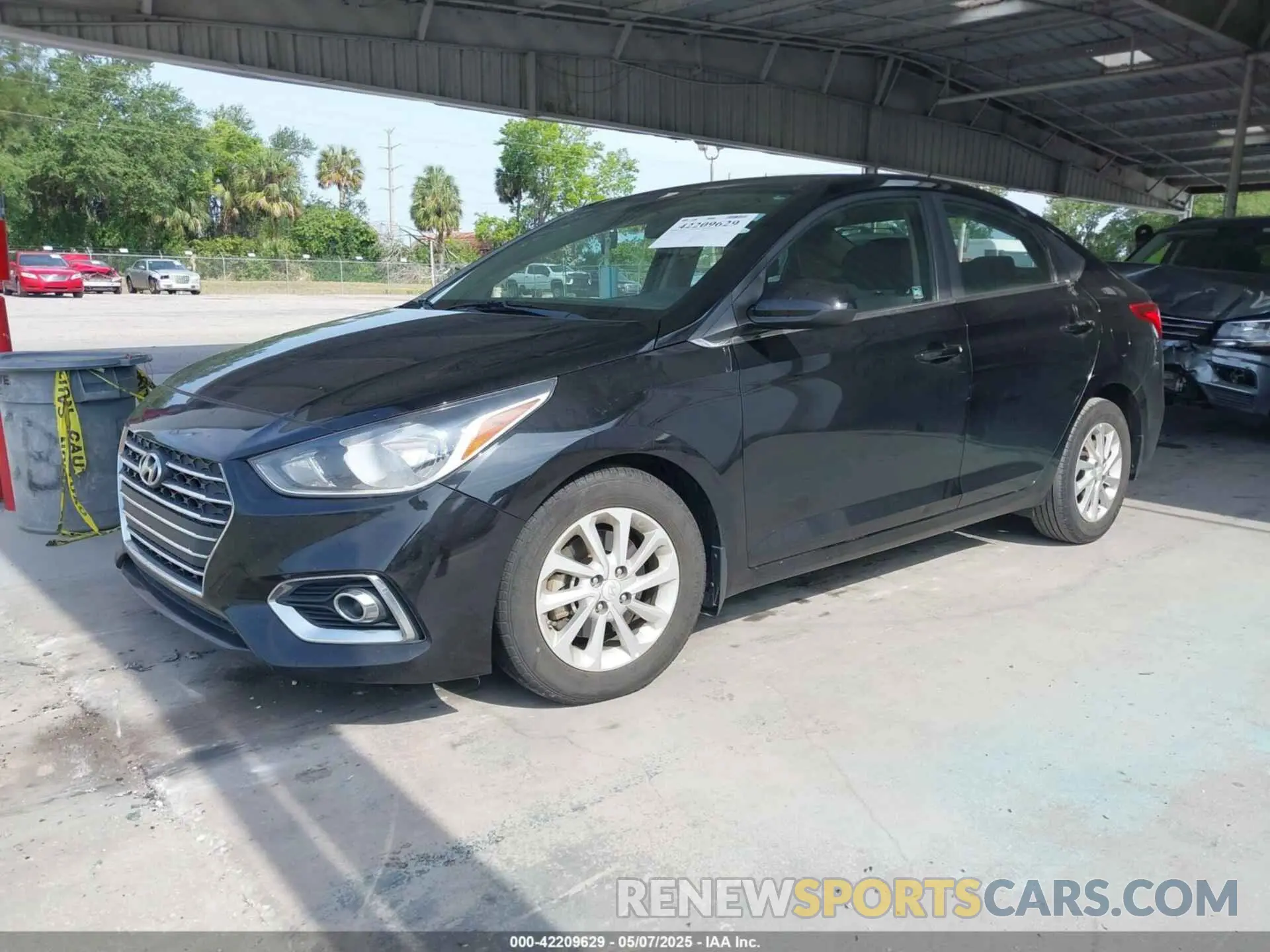 2 Photograph of a damaged car 3KPC24A68LE093203 HYUNDAI ACCENT 2020
