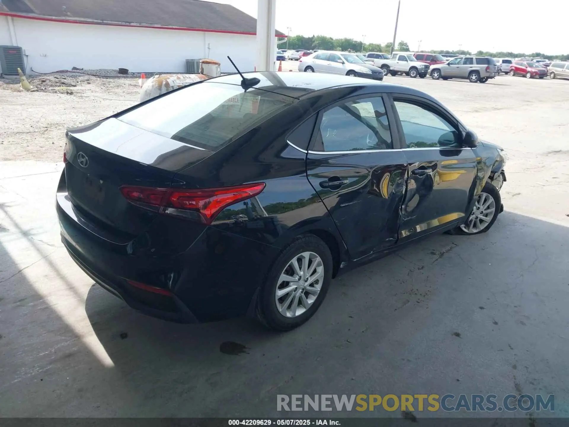 4 Photograph of a damaged car 3KPC24A68LE093203 HYUNDAI ACCENT 2020
