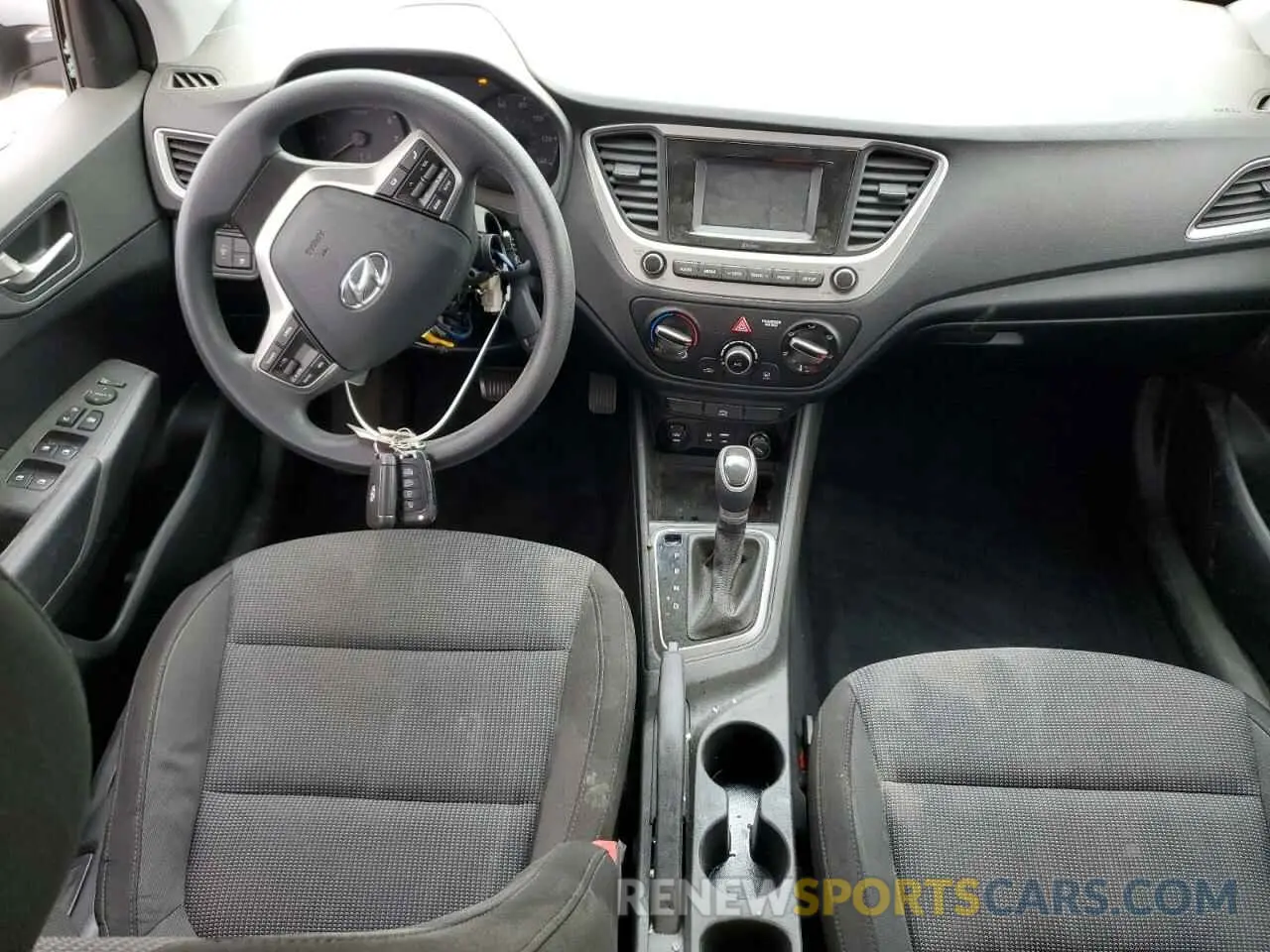 8 Photograph of a damaged car 3KPC24A68LE107004 HYUNDAI ACCENT 2020