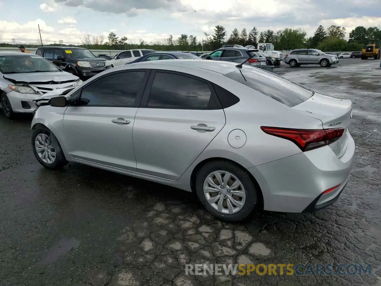2 Photograph of a damaged car 3KPC24A68LE109013 HYUNDAI ACCENT 2020