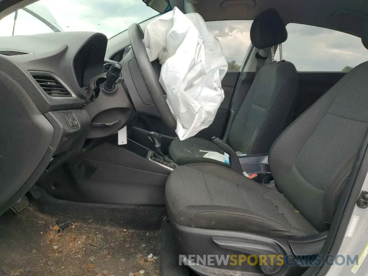 7 Photograph of a damaged car 3KPC24A68LE109013 HYUNDAI ACCENT 2020