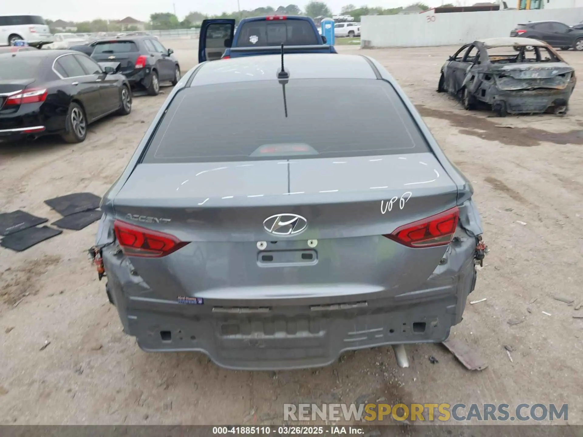 17 Photograph of a damaged car 3KPC24A68LE111182 HYUNDAI ACCENT 2020