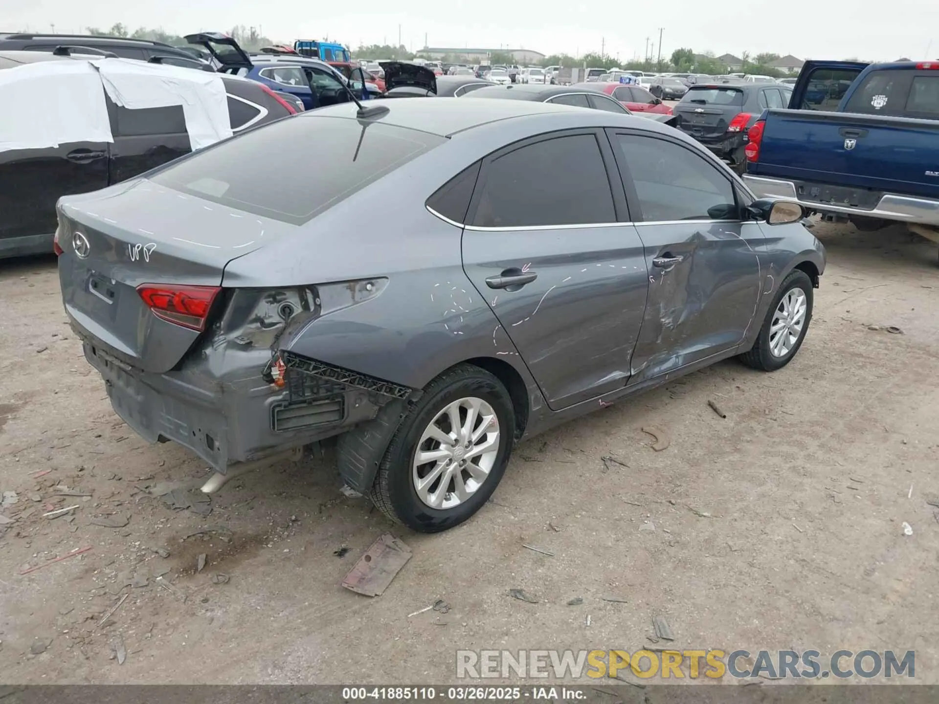 4 Photograph of a damaged car 3KPC24A68LE111182 HYUNDAI ACCENT 2020