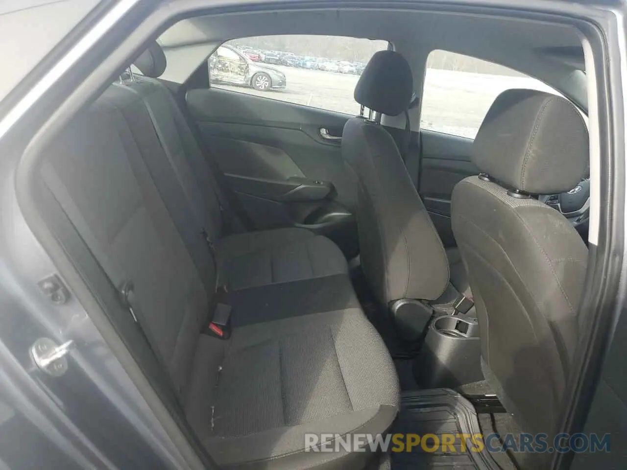 10 Photograph of a damaged car 3KPC24A68LE113482 HYUNDAI ACCENT 2020