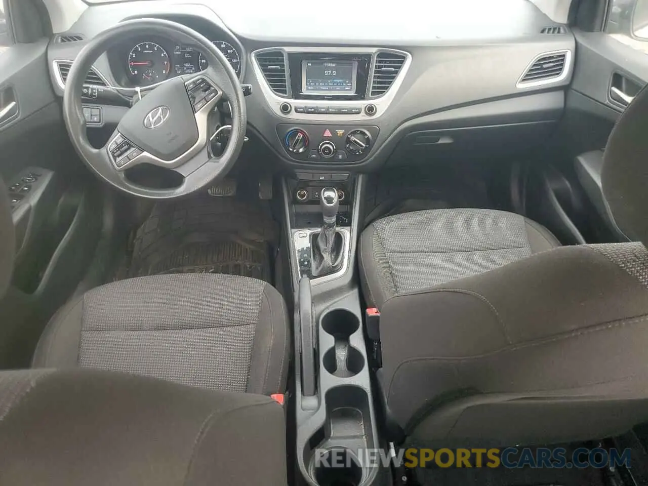 8 Photograph of a damaged car 3KPC24A68LE113482 HYUNDAI ACCENT 2020