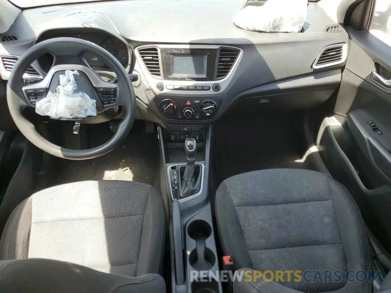 8 Photograph of a damaged car 3KPC24A68LE119489 HYUNDAI ACCENT 2020