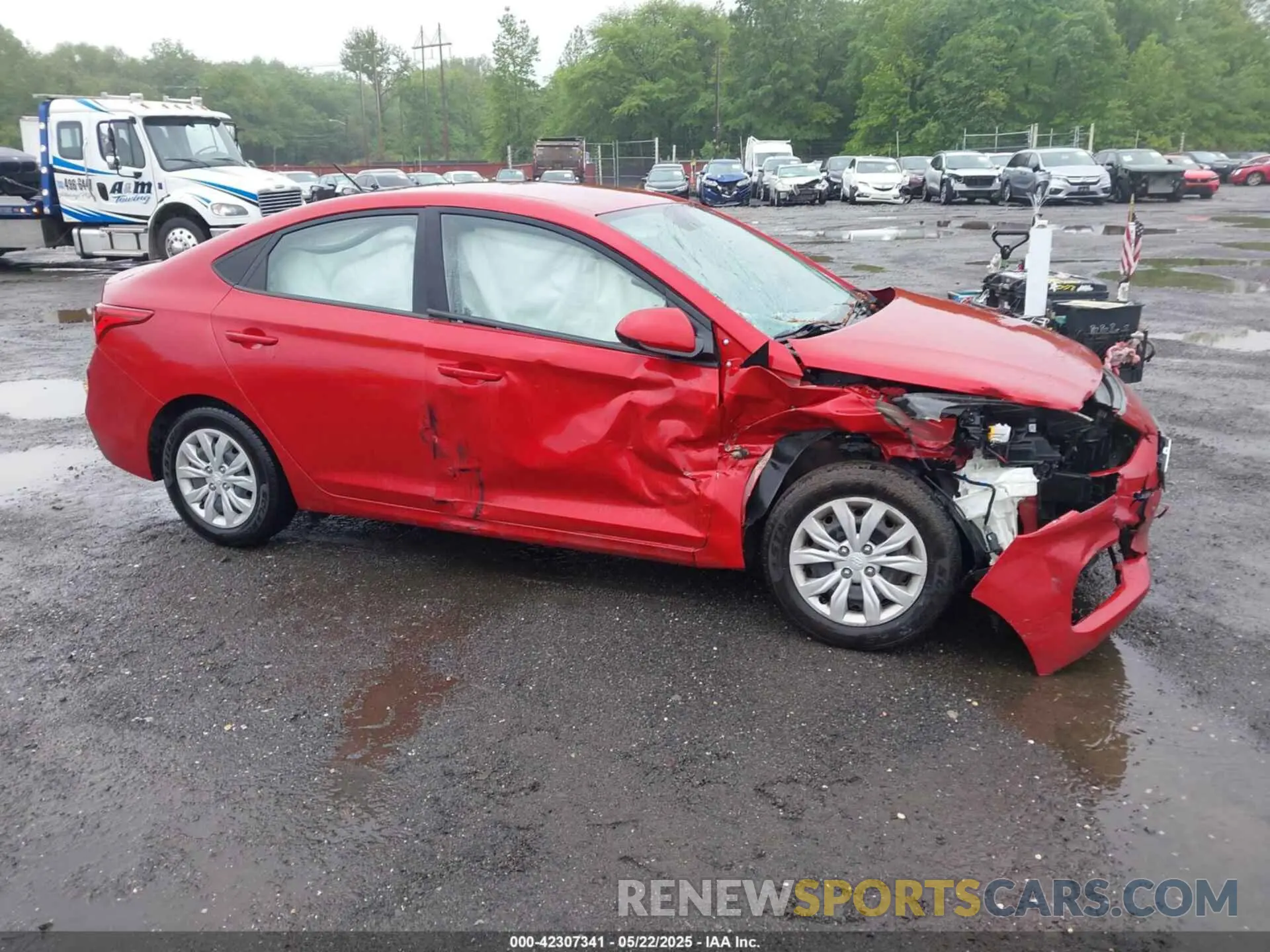 17 Photograph of a damaged car 3KPC24A69LE104869 HYUNDAI ACCENT 2020