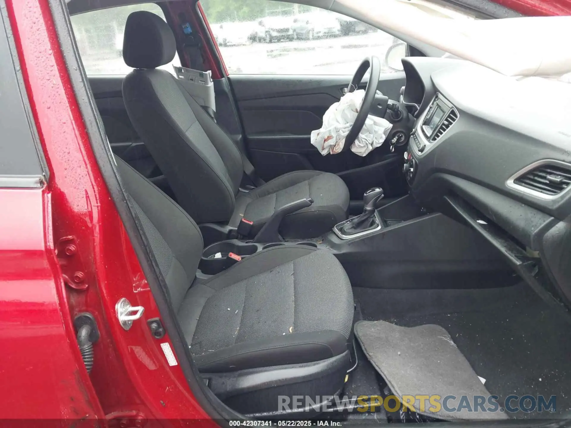 5 Photograph of a damaged car 3KPC24A69LE104869 HYUNDAI ACCENT 2020