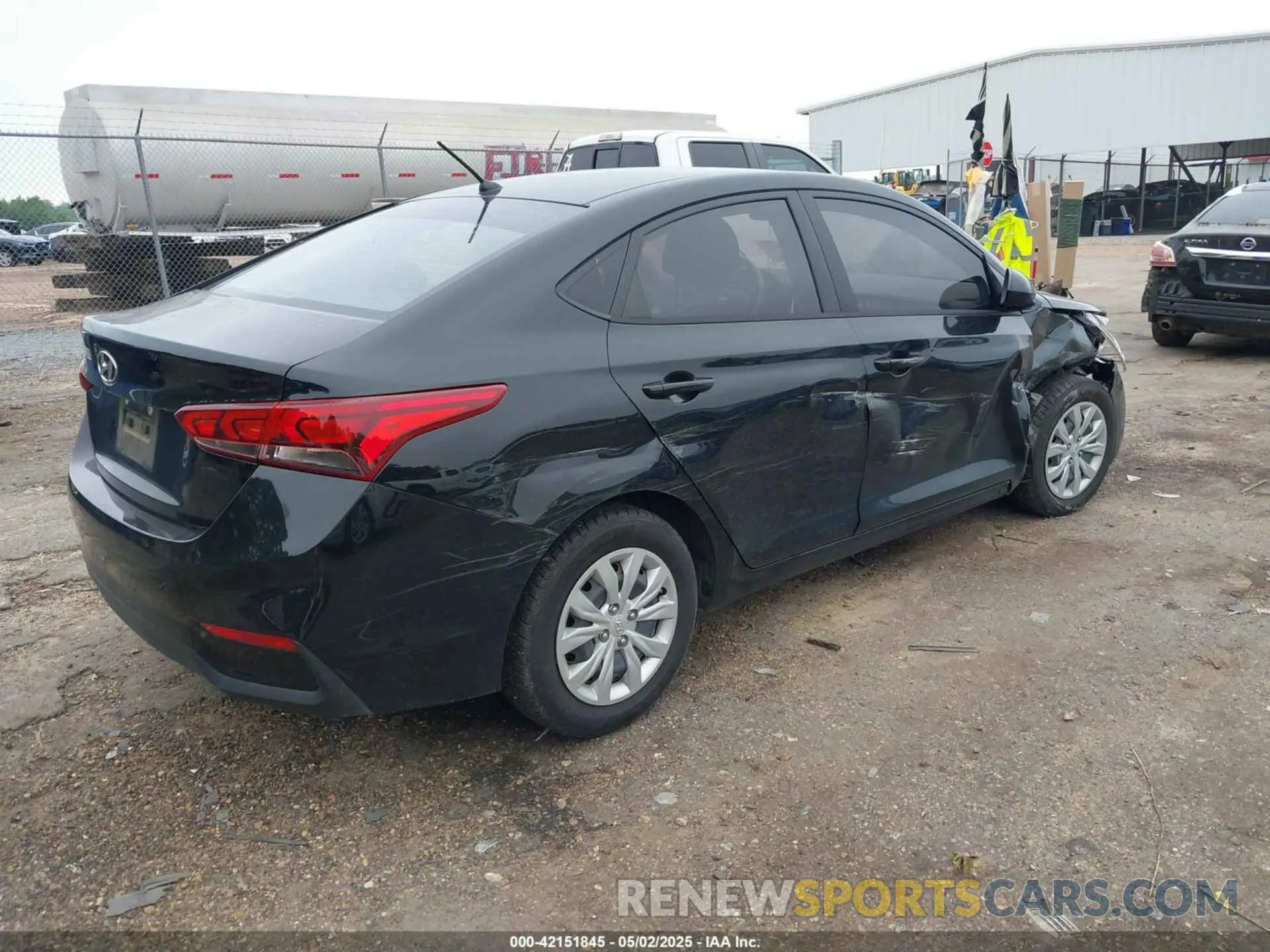 4 Photograph of a damaged car 3KPC24A69LE121557 HYUNDAI ACCENT 2020