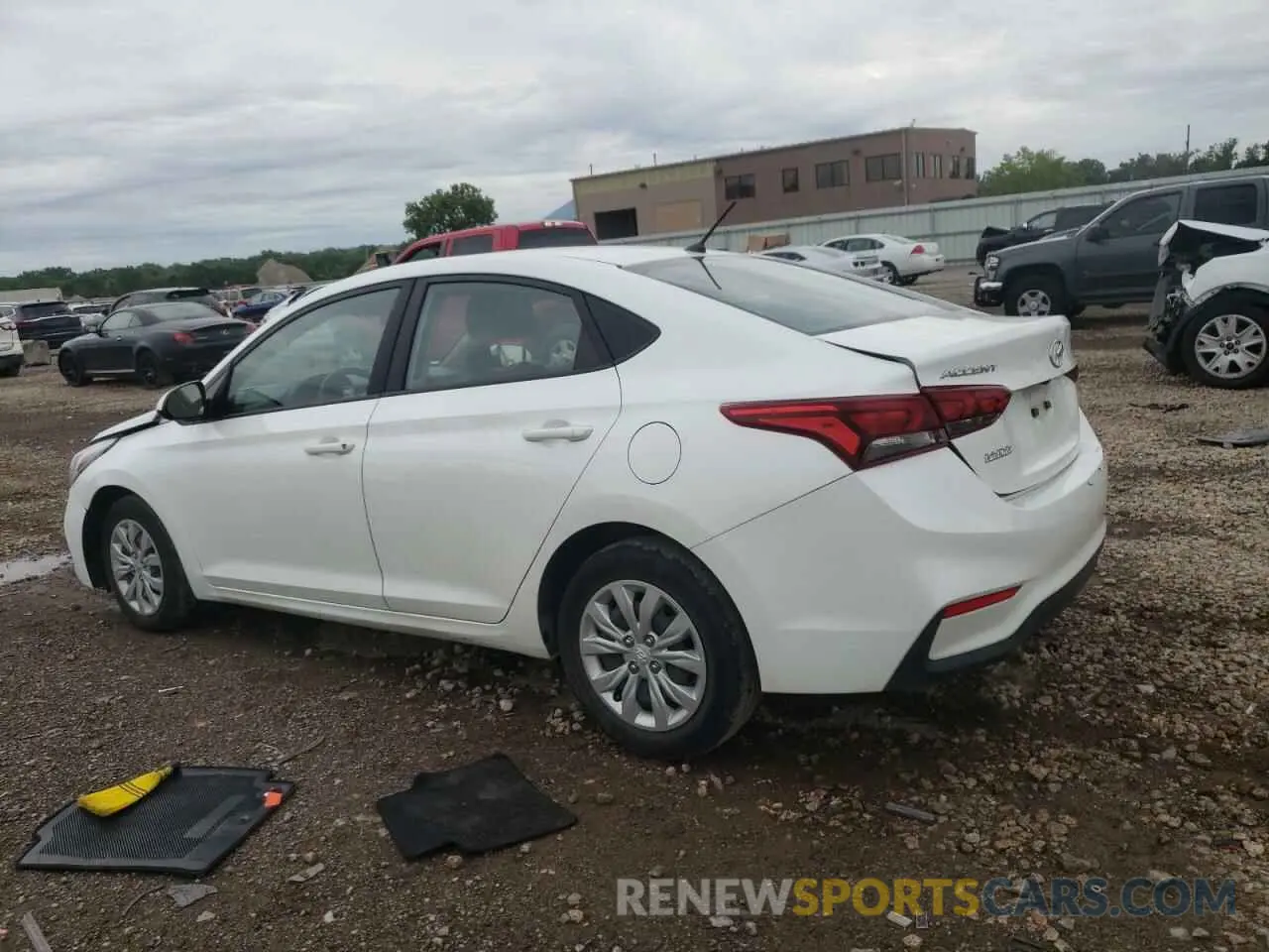 2 Photograph of a damaged car 3KPC24A69LE123955 HYUNDAI ACCENT 2020