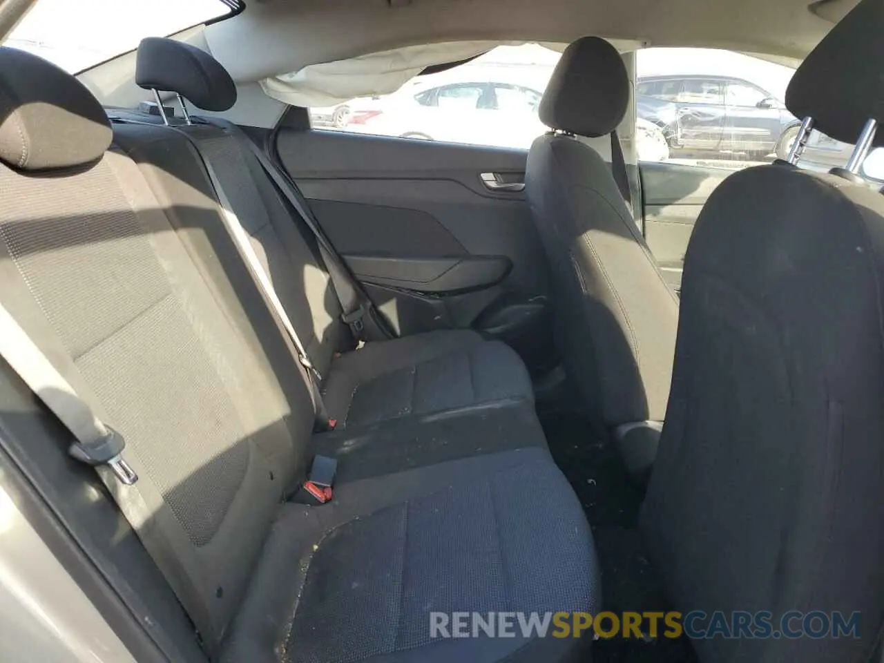 10 Photograph of a damaged car 3KPC24A6XLE101673 HYUNDAI ACCENT 2020