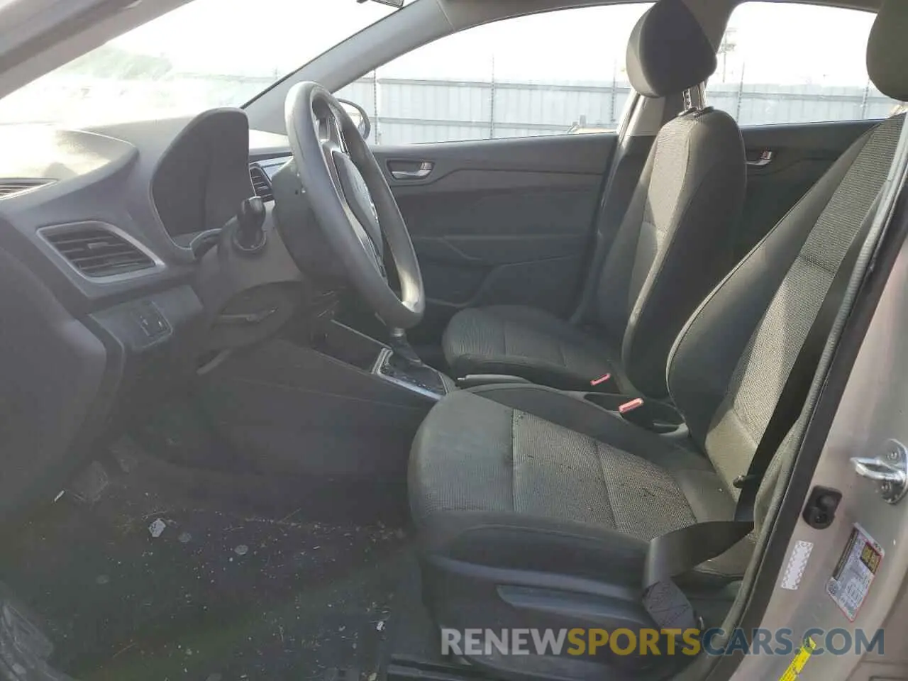 7 Photograph of a damaged car 3KPC24A6XLE101673 HYUNDAI ACCENT 2020