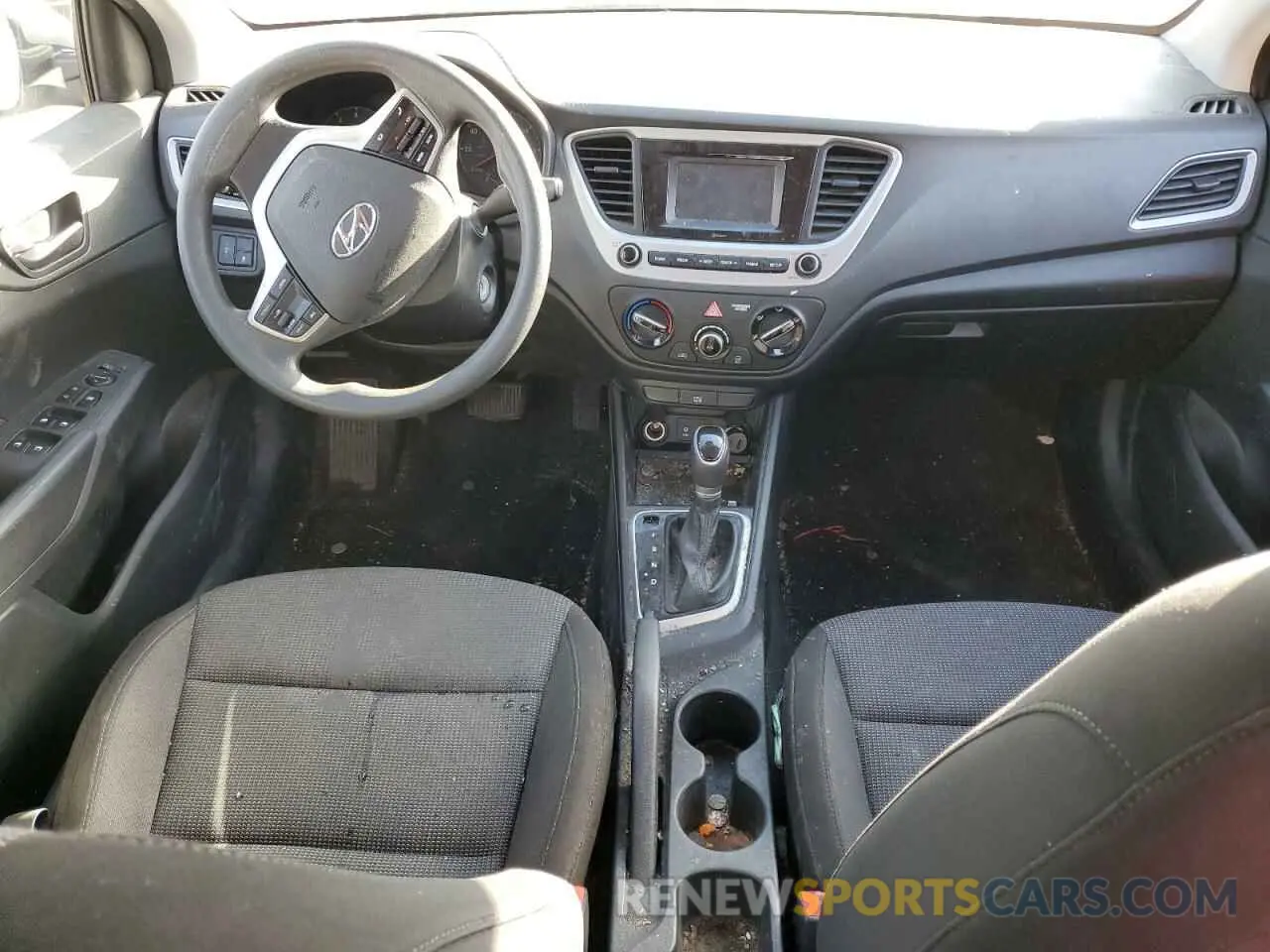 8 Photograph of a damaged car 3KPC24A6XLE101673 HYUNDAI ACCENT 2020