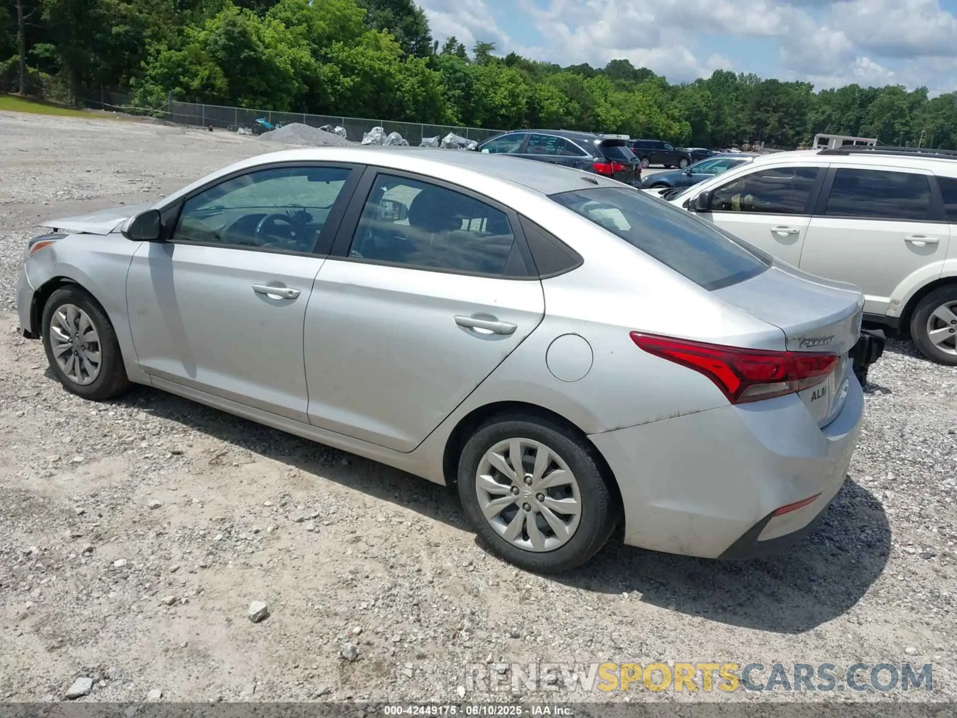3 Photograph of a damaged car 3KPC24A6XLE106727 HYUNDAI ACCENT 2020