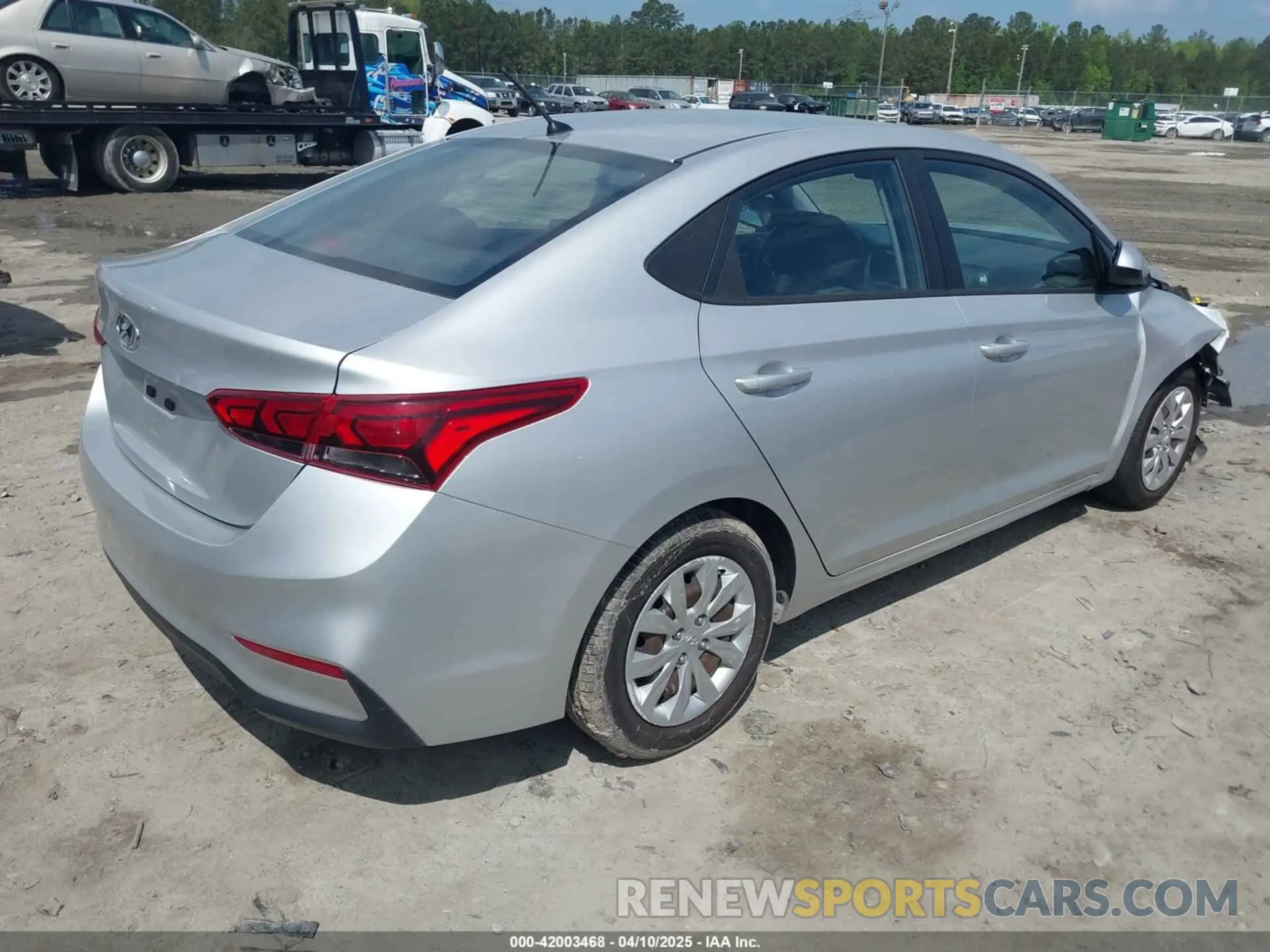 4 Photograph of a damaged car 3KPC24A6XLE107876 HYUNDAI ACCENT 2020