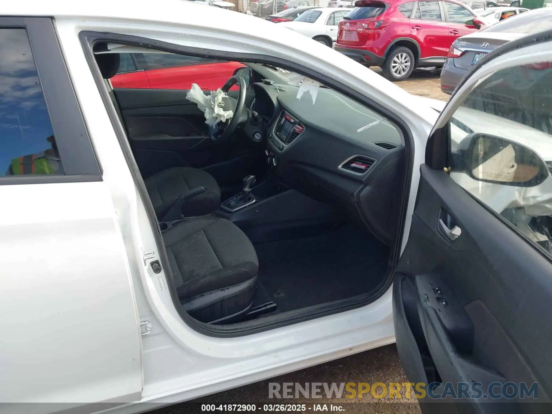 5 Photograph of a damaged car 3KPC24A6XLE118313 HYUNDAI ACCENT 2020