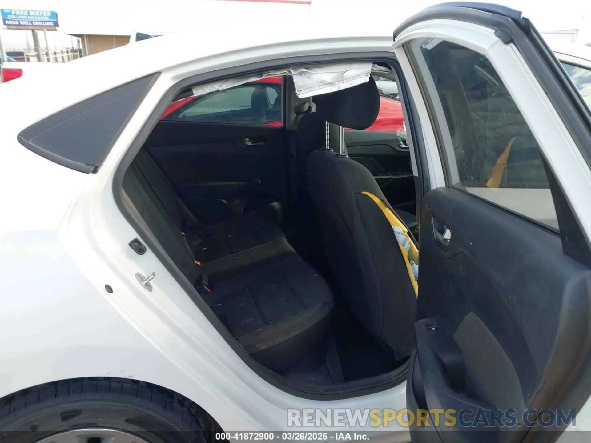 8 Photograph of a damaged car 3KPC24A6XLE118313 HYUNDAI ACCENT 2020