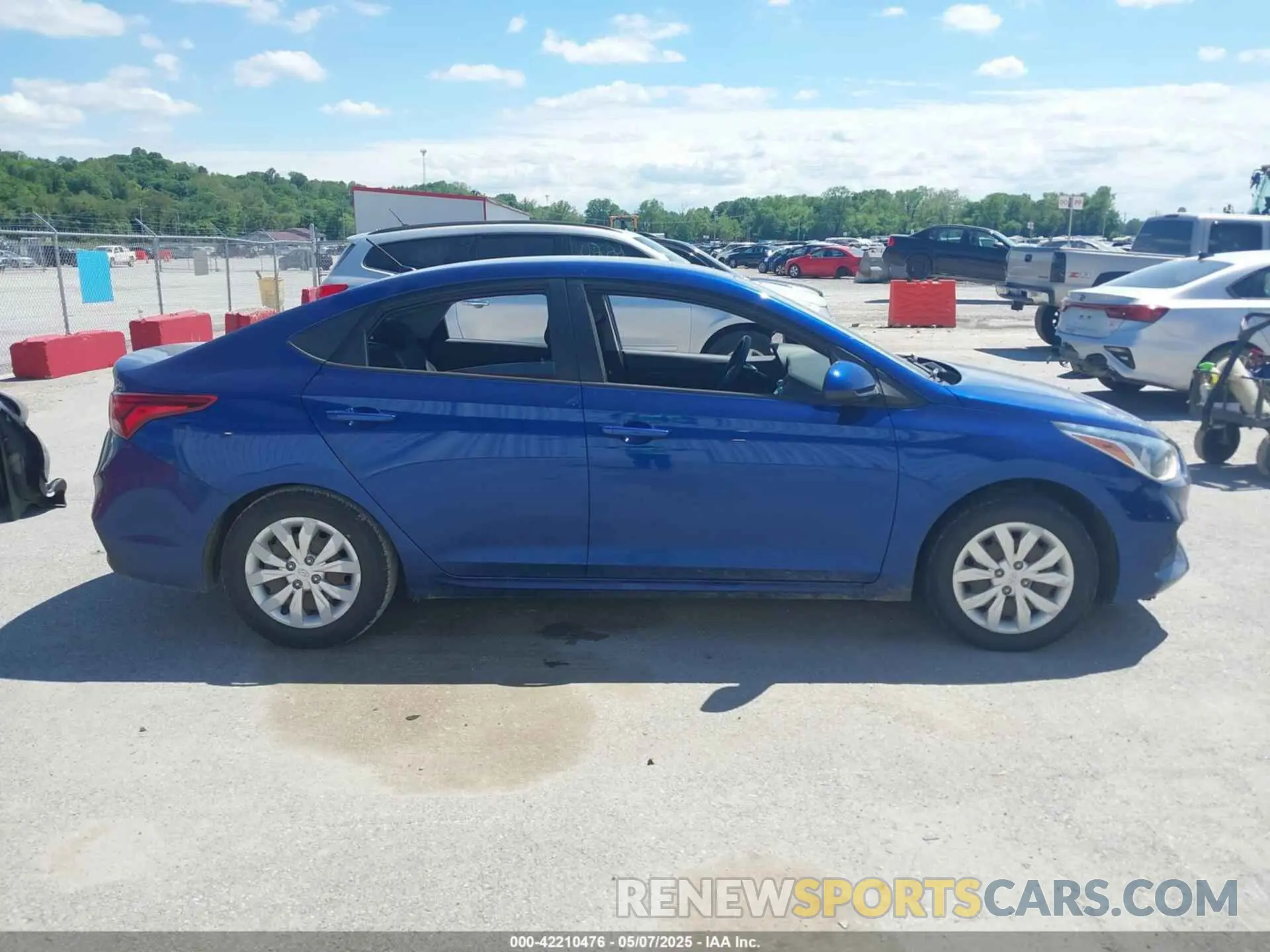 13 Photograph of a damaged car 3KPC24A6XLE126718 HYUNDAI ACCENT 2020