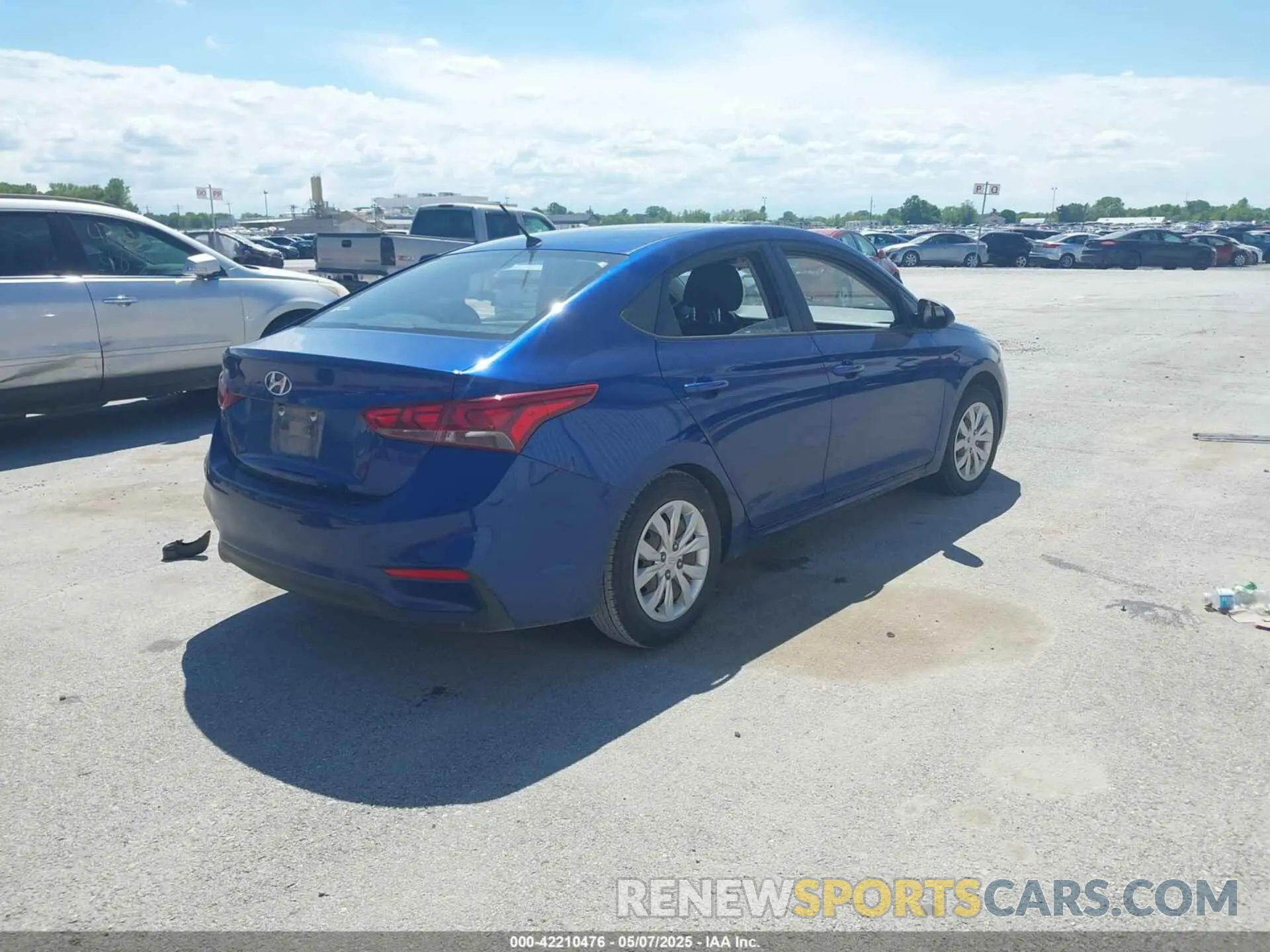 4 Photograph of a damaged car 3KPC24A6XLE126718 HYUNDAI ACCENT 2020