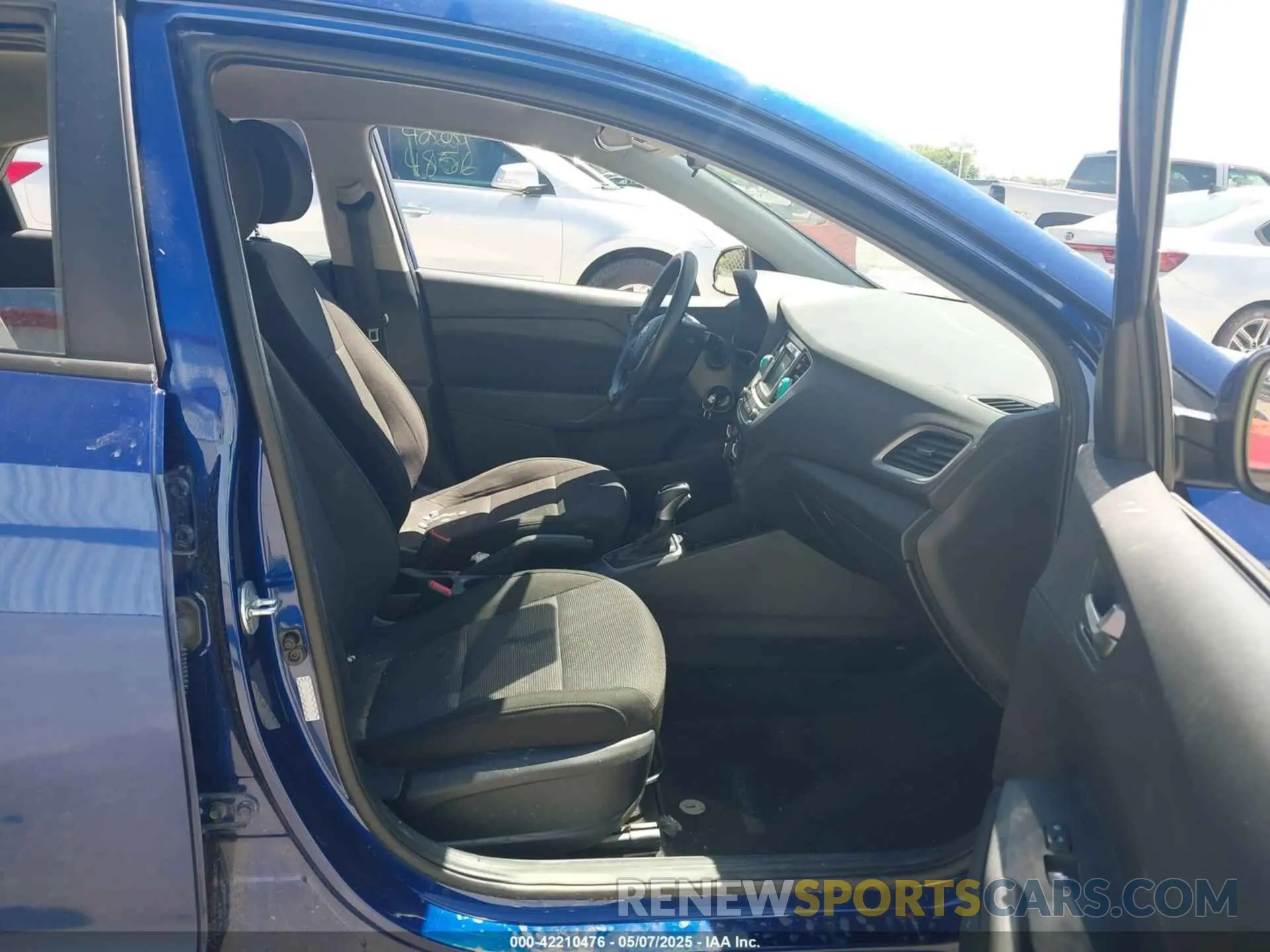 5 Photograph of a damaged car 3KPC24A6XLE126718 HYUNDAI ACCENT 2020