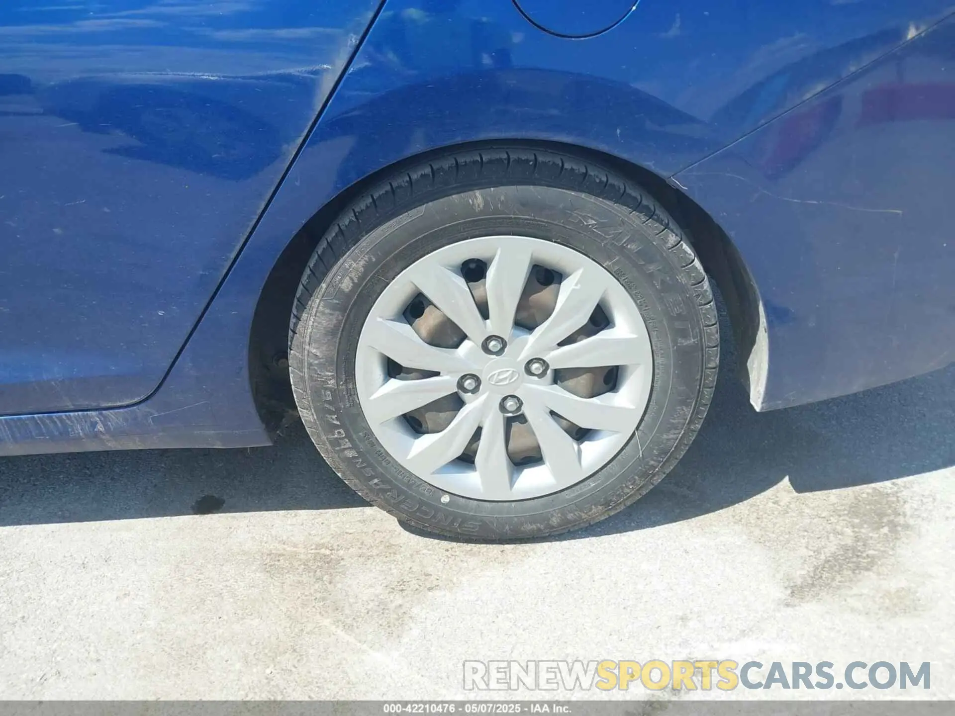 6 Photograph of a damaged car 3KPC24A6XLE126718 HYUNDAI ACCENT 2020