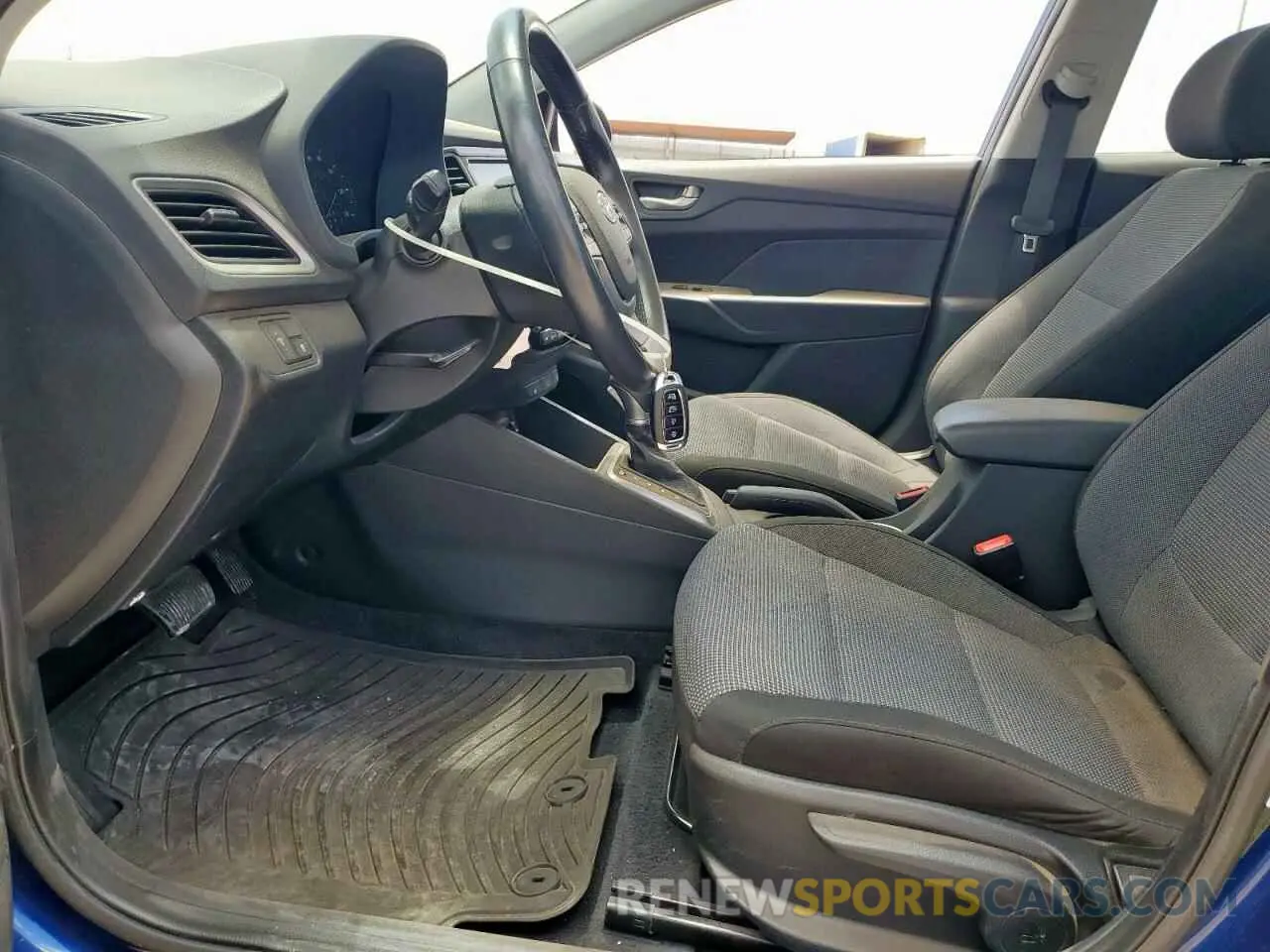 7 Photograph of a damaged car 3KPC34A61LE120724 HYUNDAI ACCENT 2020