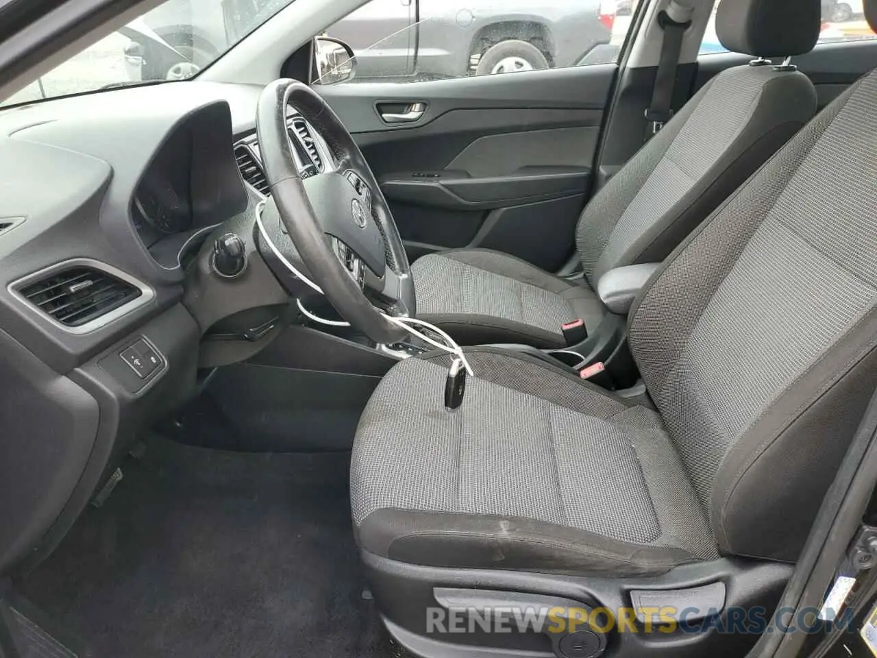 7 Photograph of a damaged car 3KPC34A66LE092838 HYUNDAI ACCENT 2020