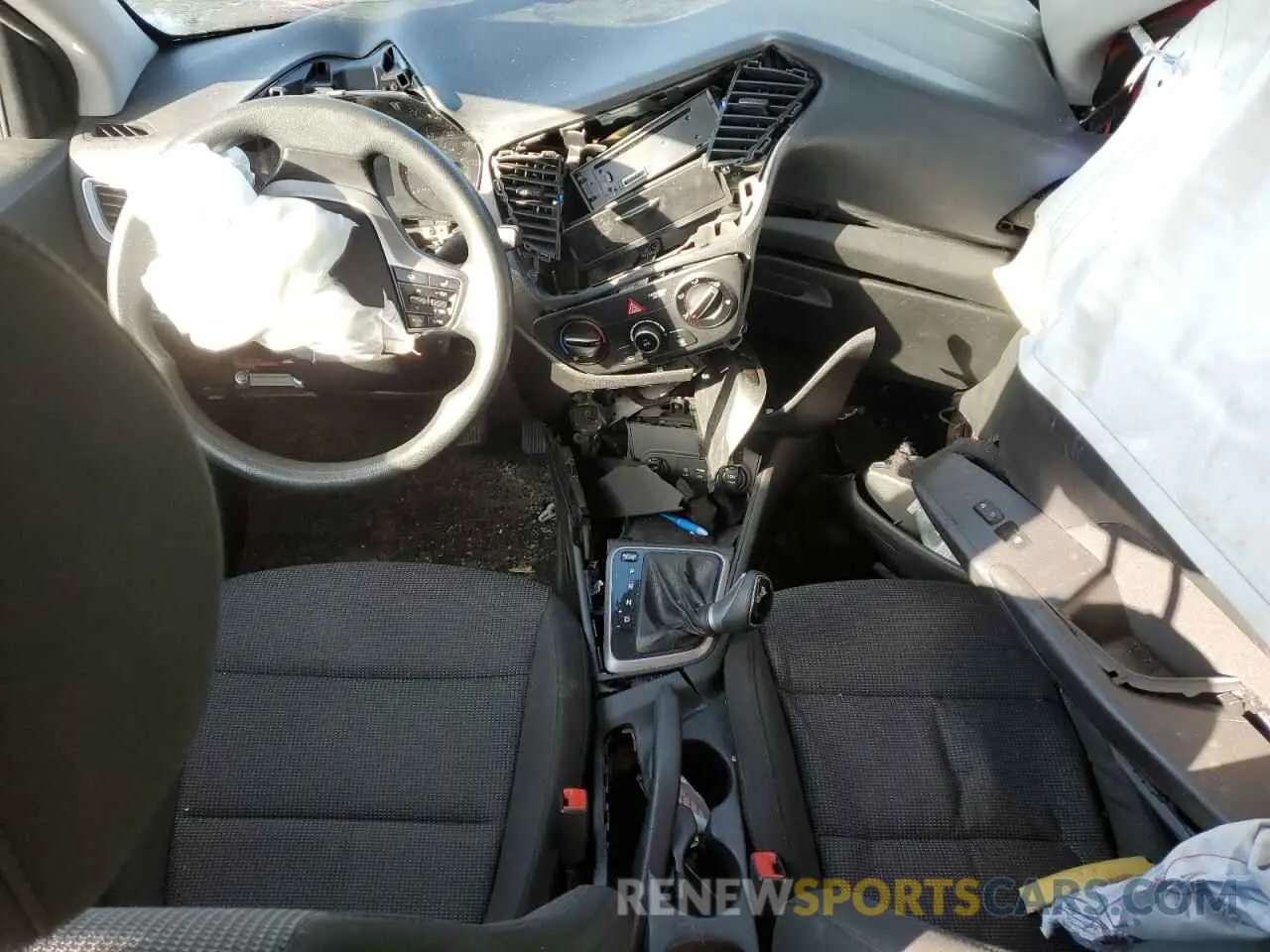 8 Photograph of a damaged car 3KPC24A60ME128964 HYUNDAI ACCENT 2021