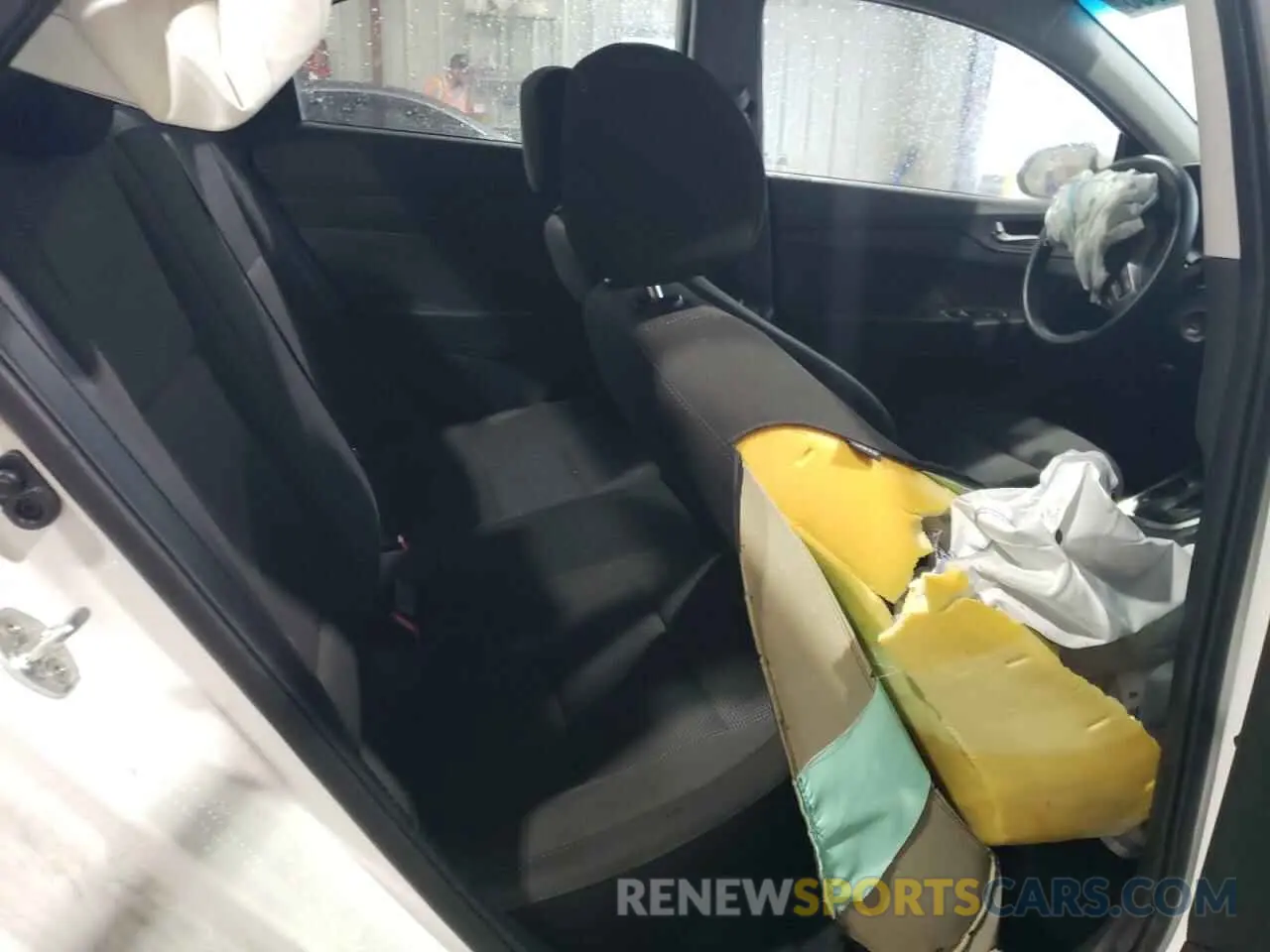 10 Photograph of a damaged car 3KPC24A60ME129001 HYUNDAI ACCENT 2021