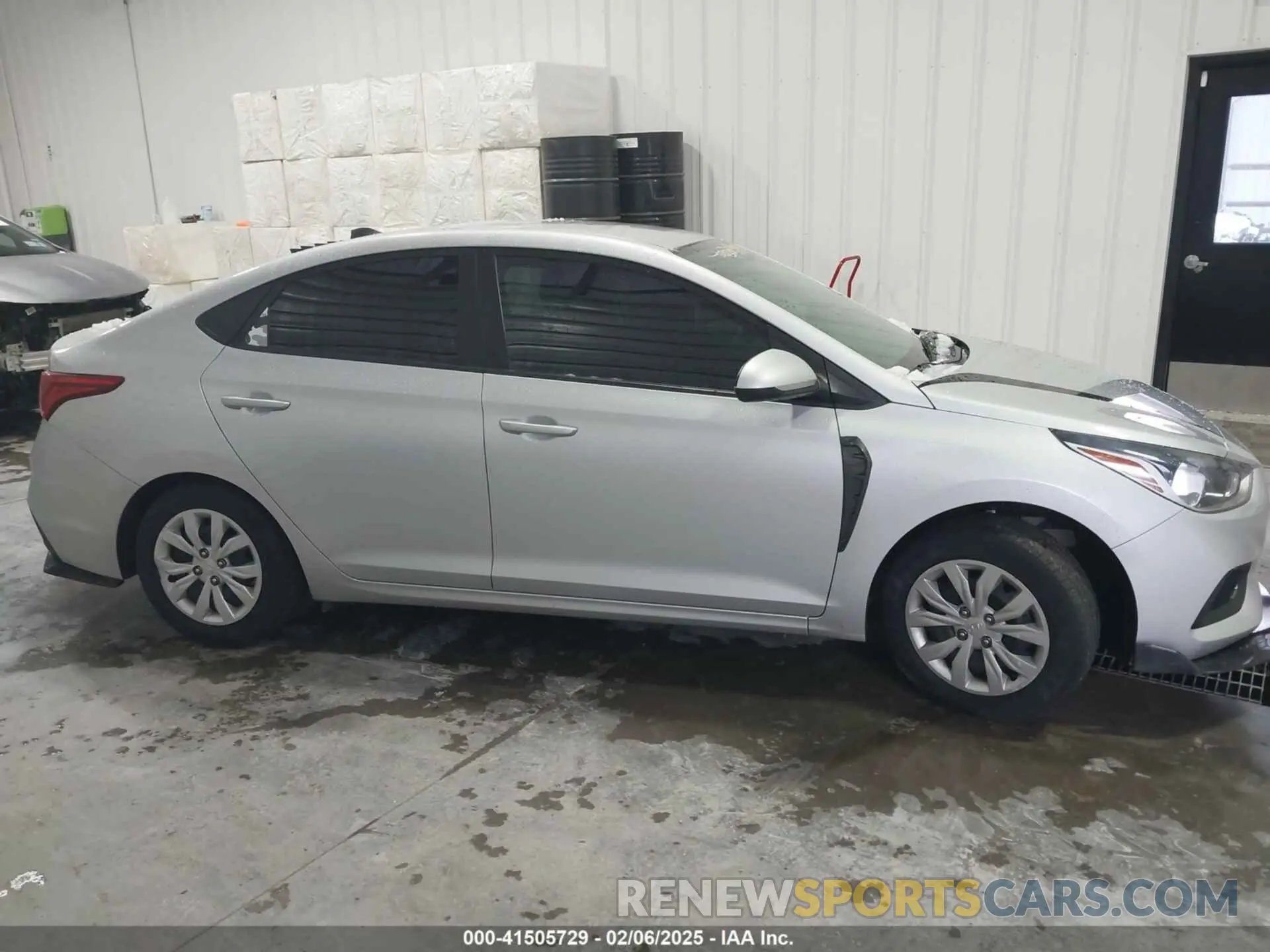 13 Photograph of a damaged car 3KPC24A60ME131265 HYUNDAI ACCENT 2021