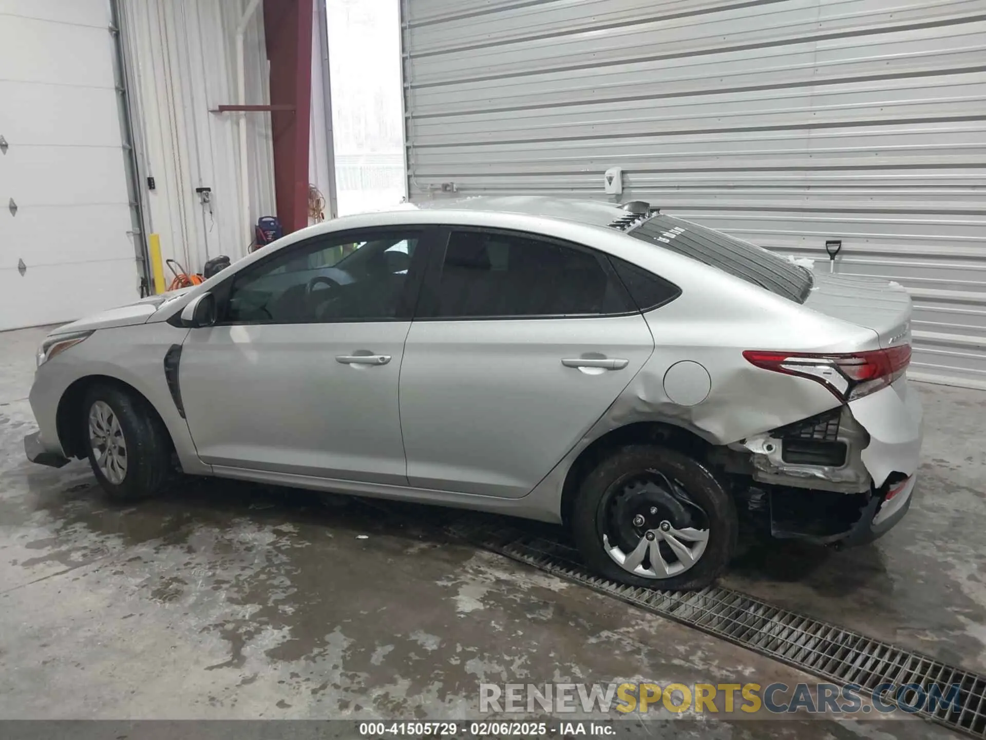 14 Photograph of a damaged car 3KPC24A60ME131265 HYUNDAI ACCENT 2021