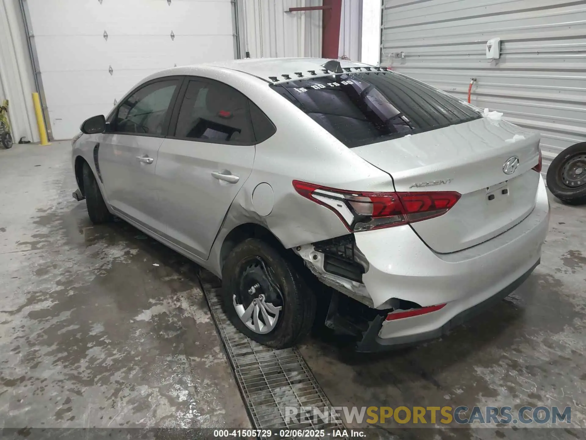 3 Photograph of a damaged car 3KPC24A60ME131265 HYUNDAI ACCENT 2021