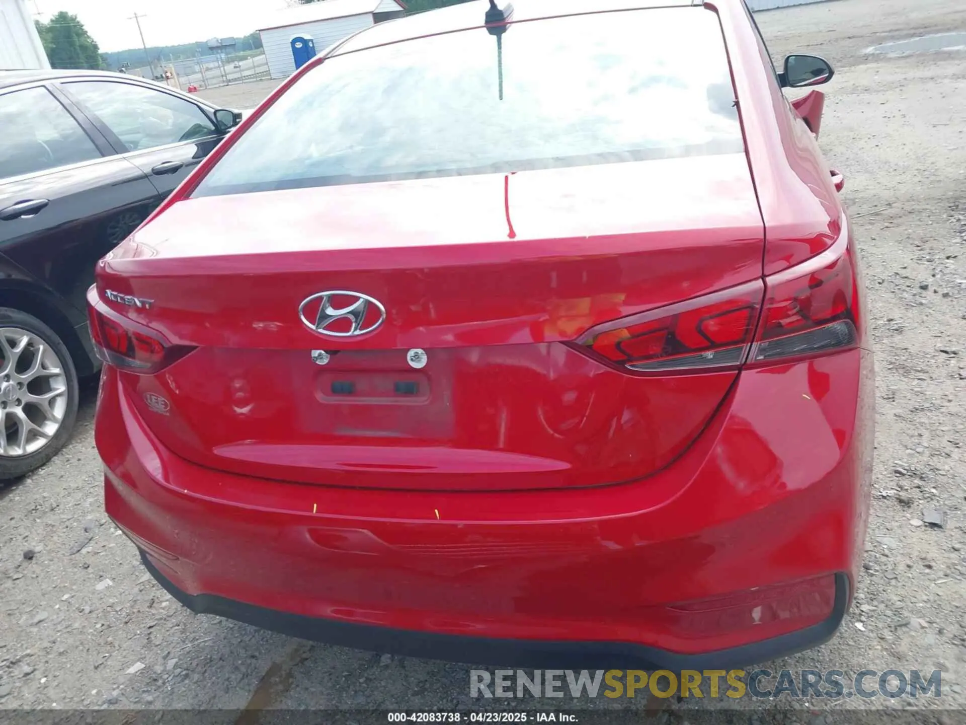 17 Photograph of a damaged car 3KPC24A60ME139172 HYUNDAI ACCENT 2021
