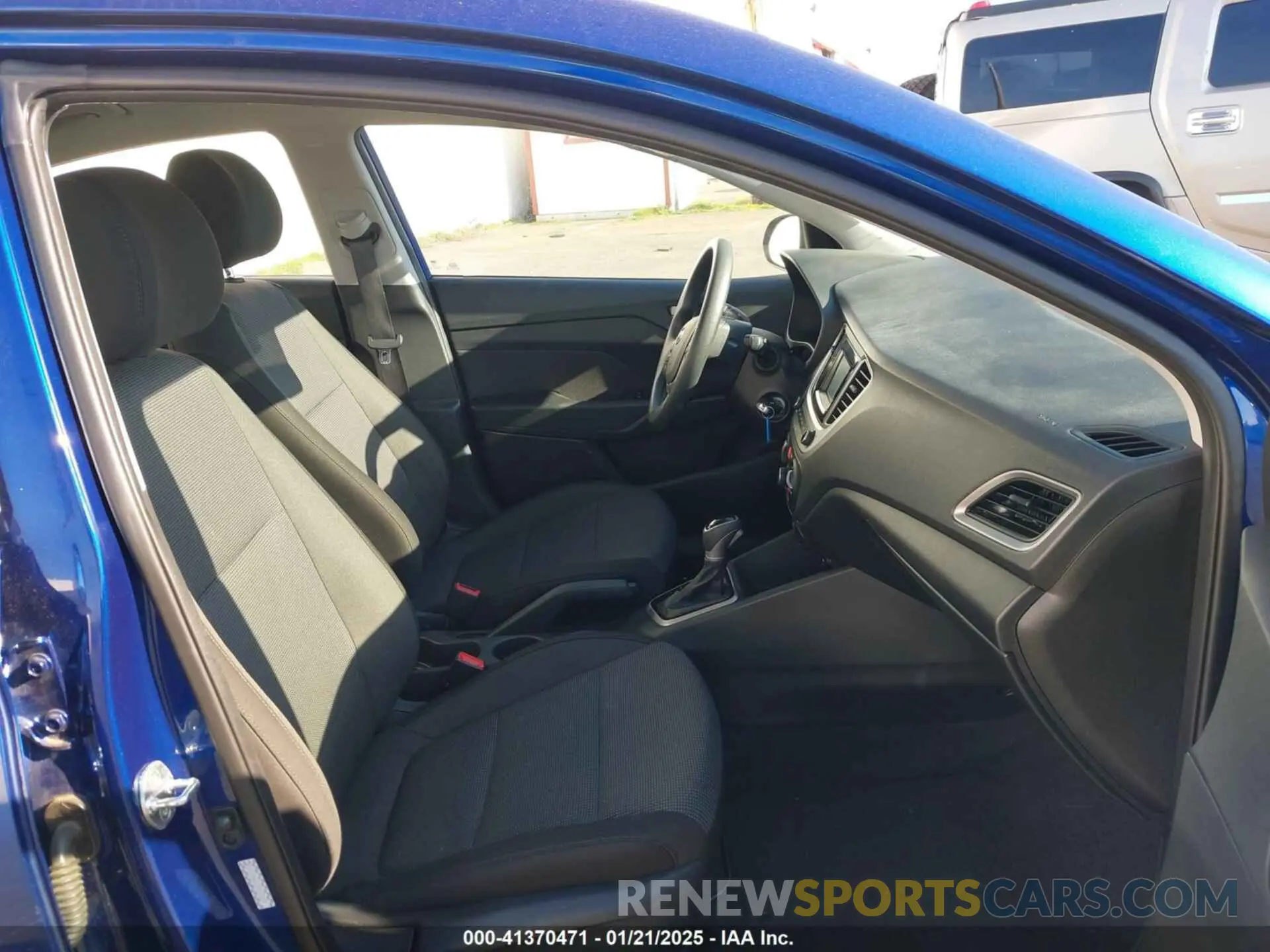 5 Photograph of a damaged car 3KPC24A61ME130559 HYUNDAI ACCENT 2021
