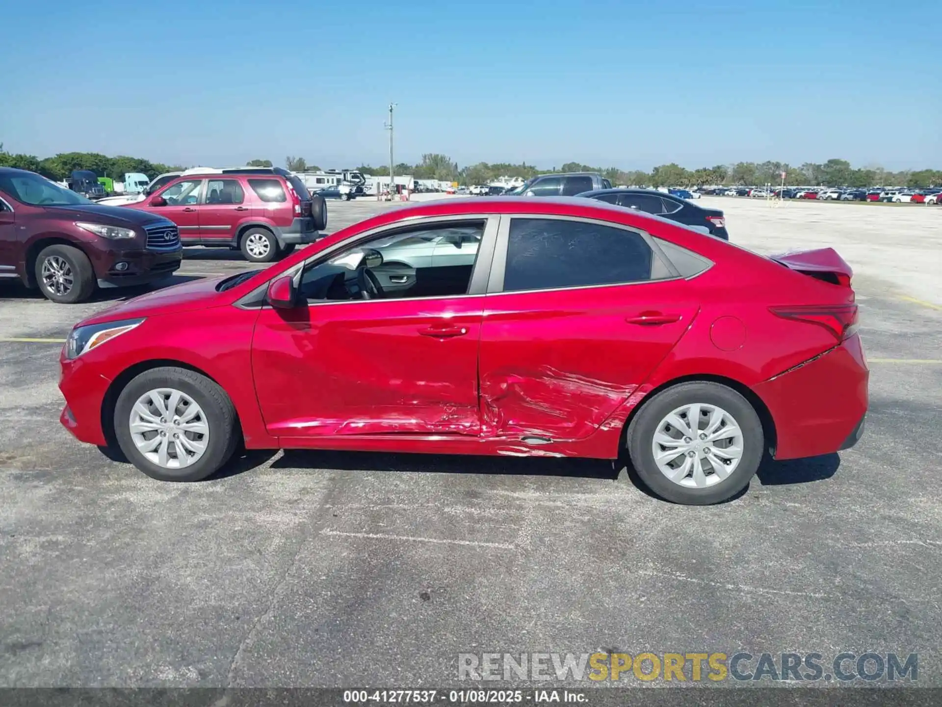 14 Photograph of a damaged car 3KPC24A61ME134322 HYUNDAI ACCENT 2021