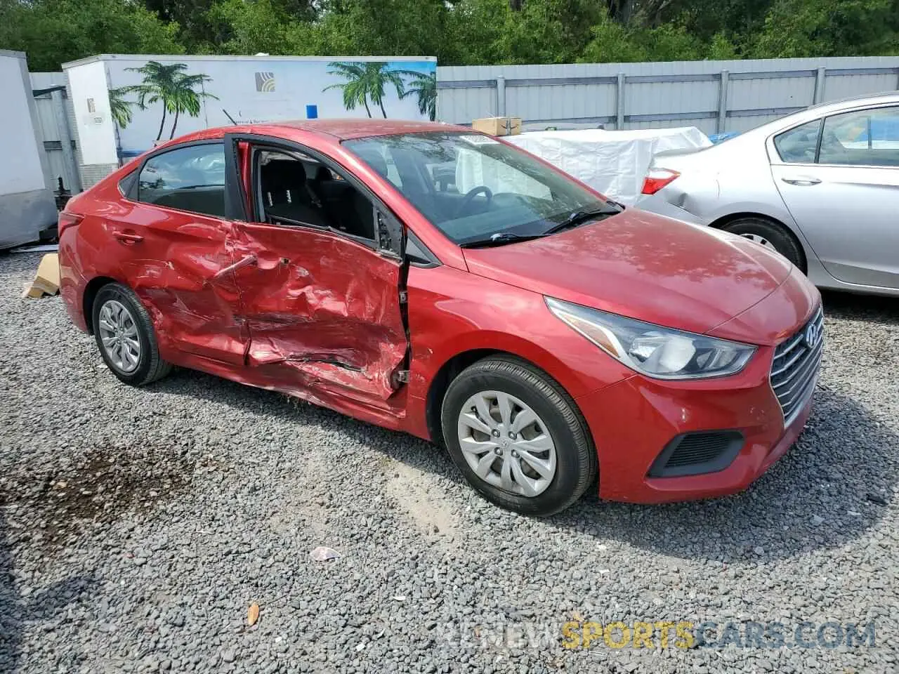 4 Photograph of a damaged car 3KPC24A62ME130361 HYUNDAI ACCENT 2021
