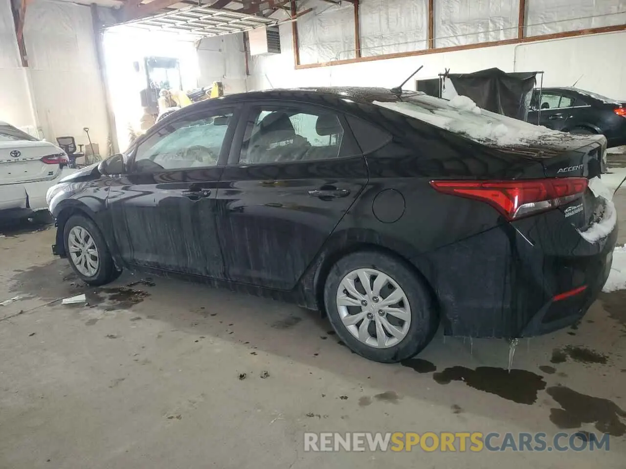 2 Photograph of a damaged car 3KPC24A63ME135679 HYUNDAI ACCENT 2021