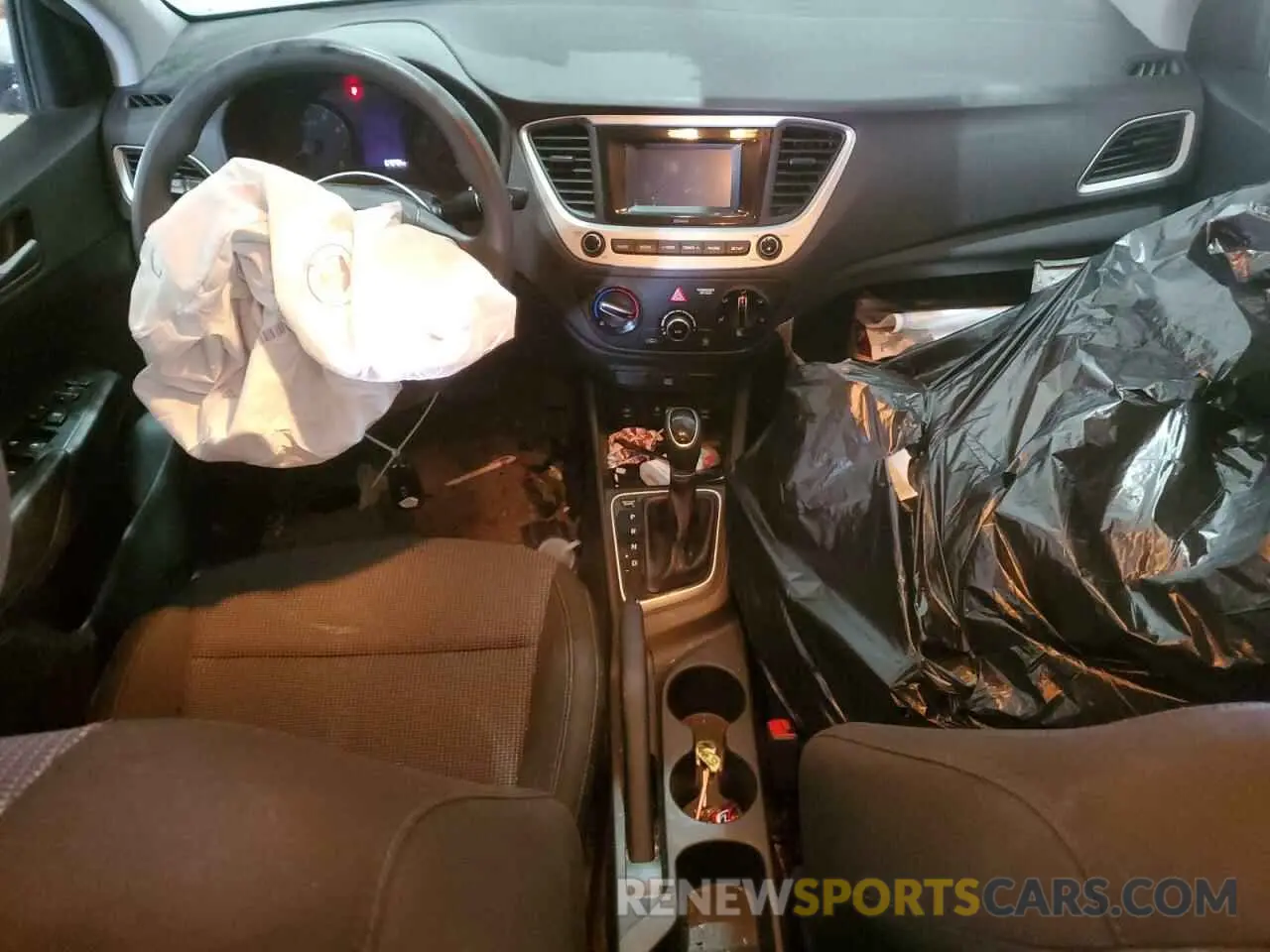 8 Photograph of a damaged car 3KPC24A63ME135679 HYUNDAI ACCENT 2021