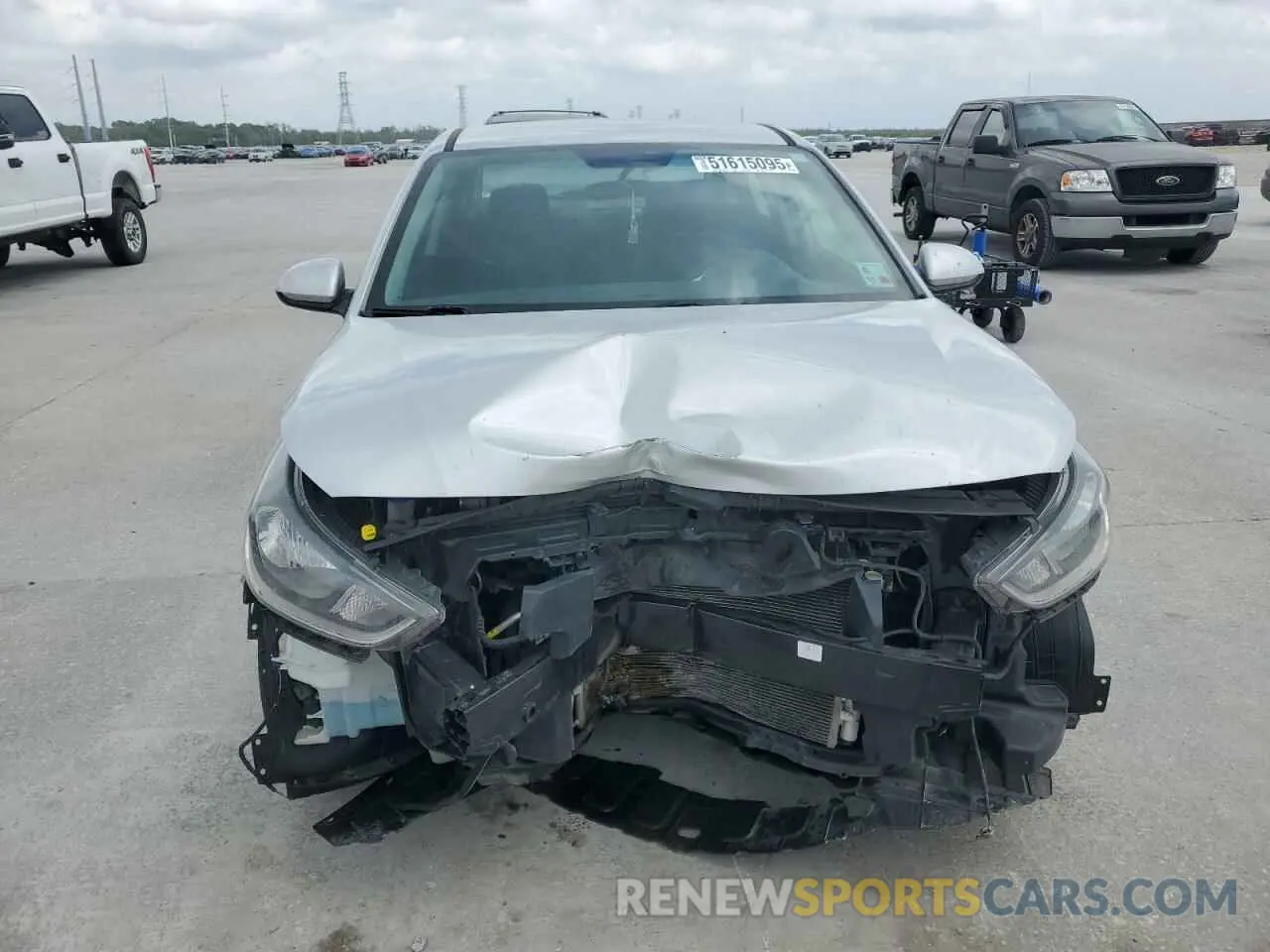 5 Photograph of a damaged car 3KPC24A63ME139568 HYUNDAI ACCENT 2021