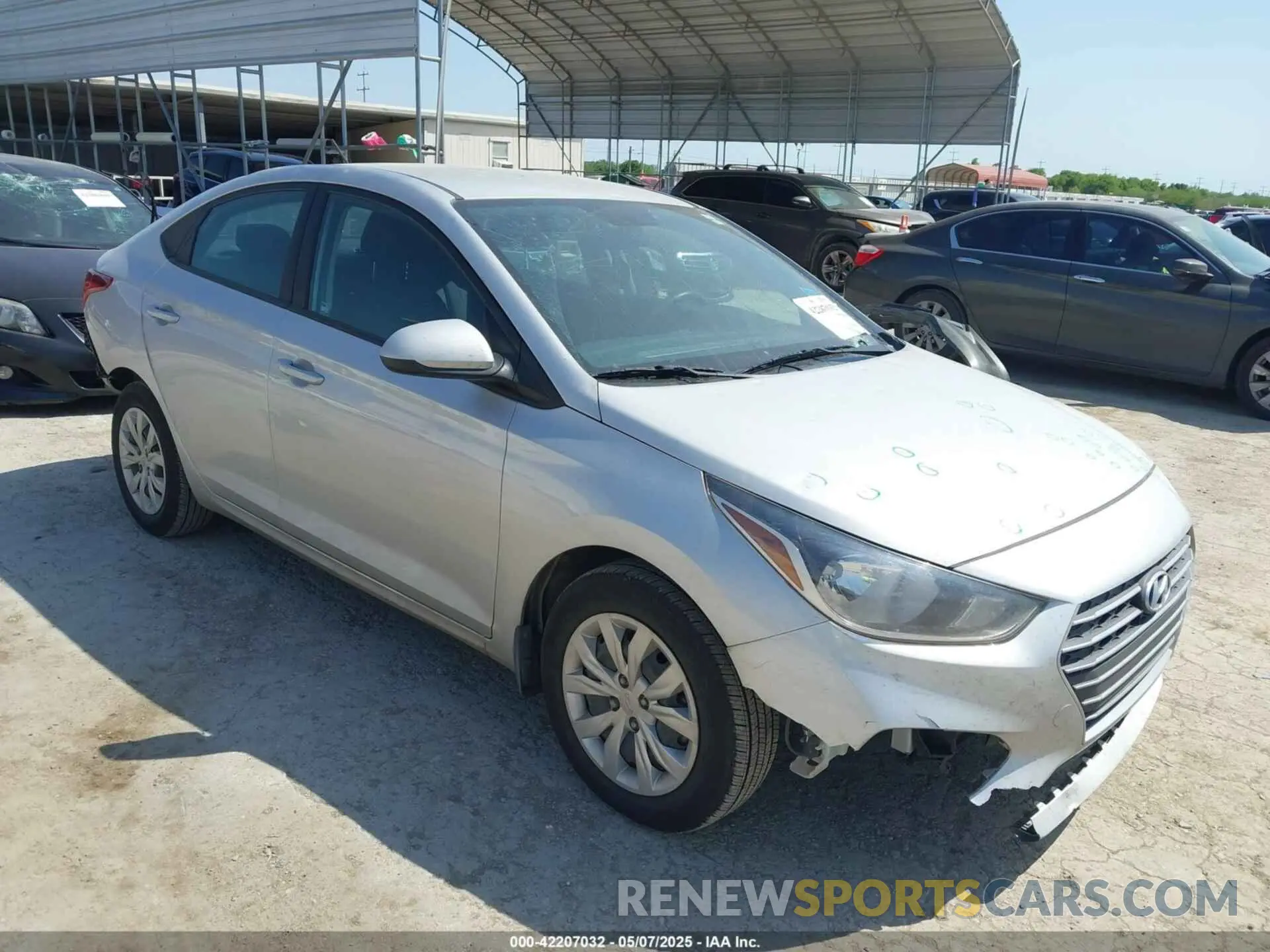 1 Photograph of a damaged car 3KPC24A63ME139599 HYUNDAI ACCENT 2021
