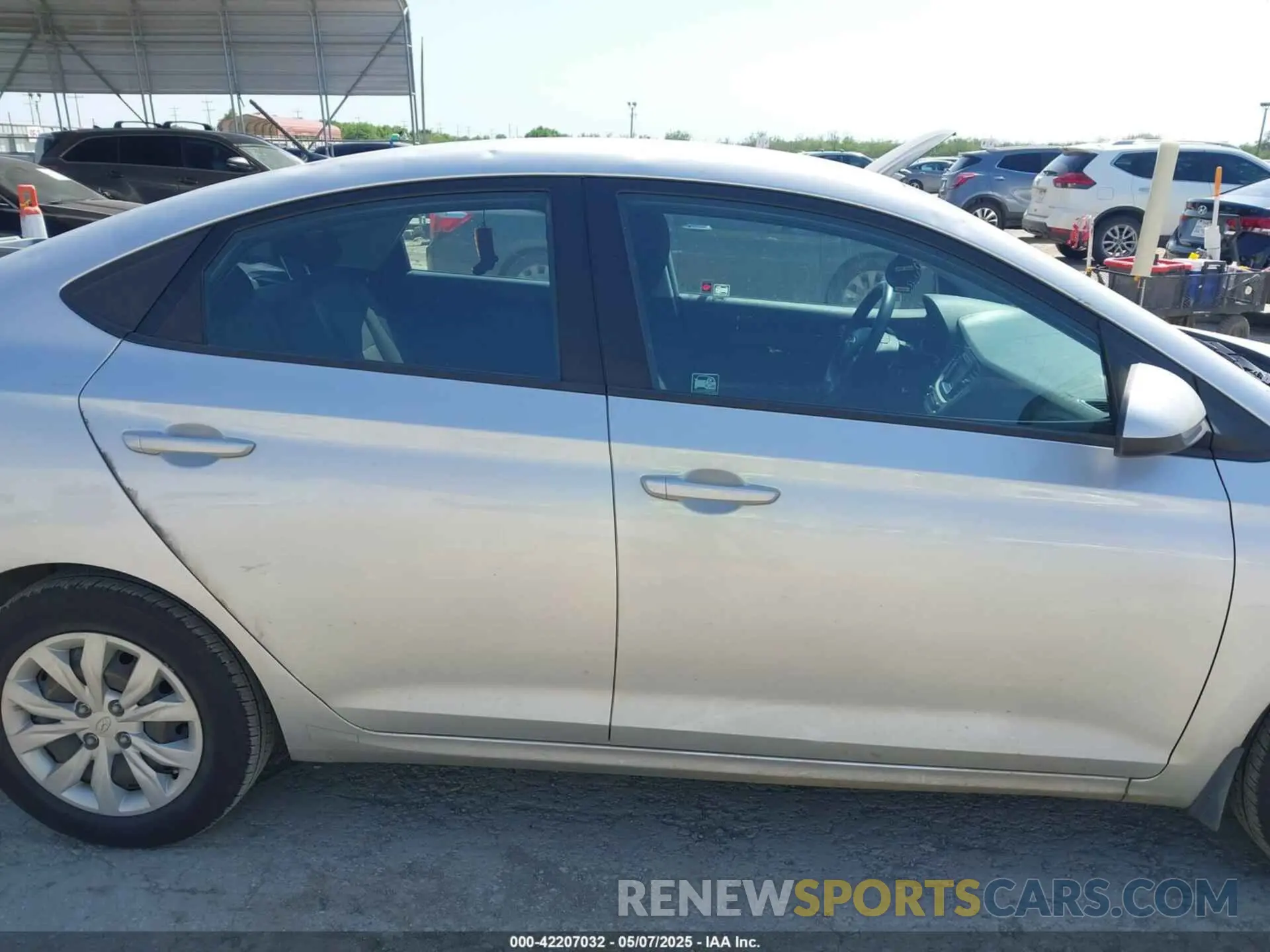 13 Photograph of a damaged car 3KPC24A63ME139599 HYUNDAI ACCENT 2021