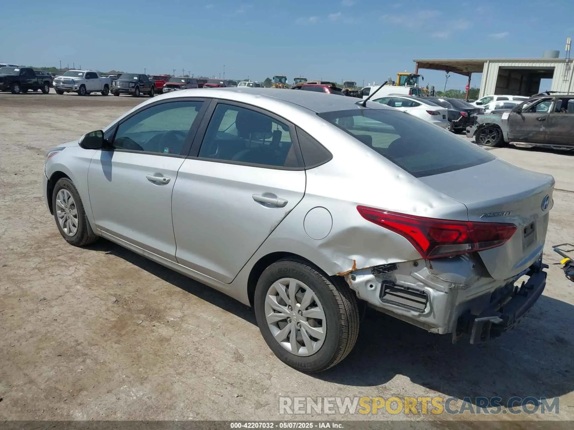 3 Photograph of a damaged car 3KPC24A63ME139599 HYUNDAI ACCENT 2021