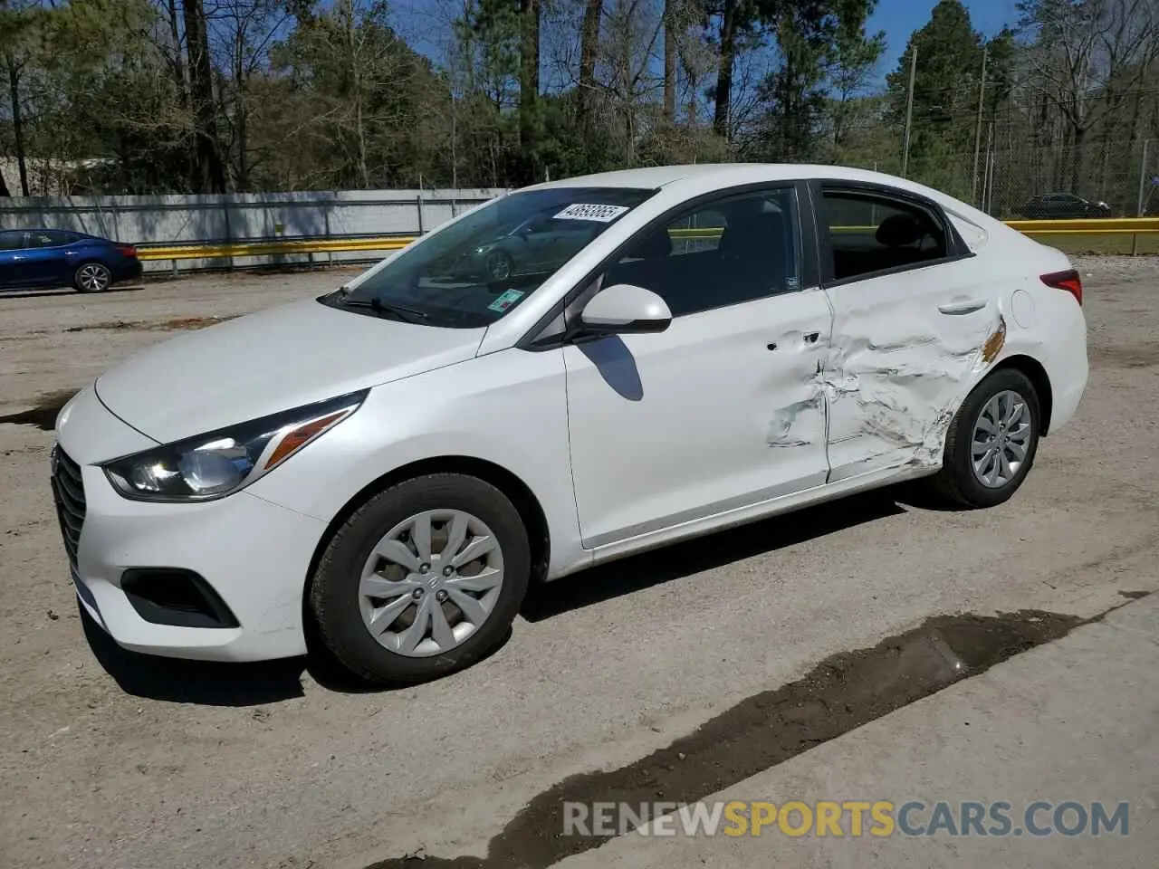 1 Photograph of a damaged car 3KPC24A63ME147895 HYUNDAI ACCENT 2021