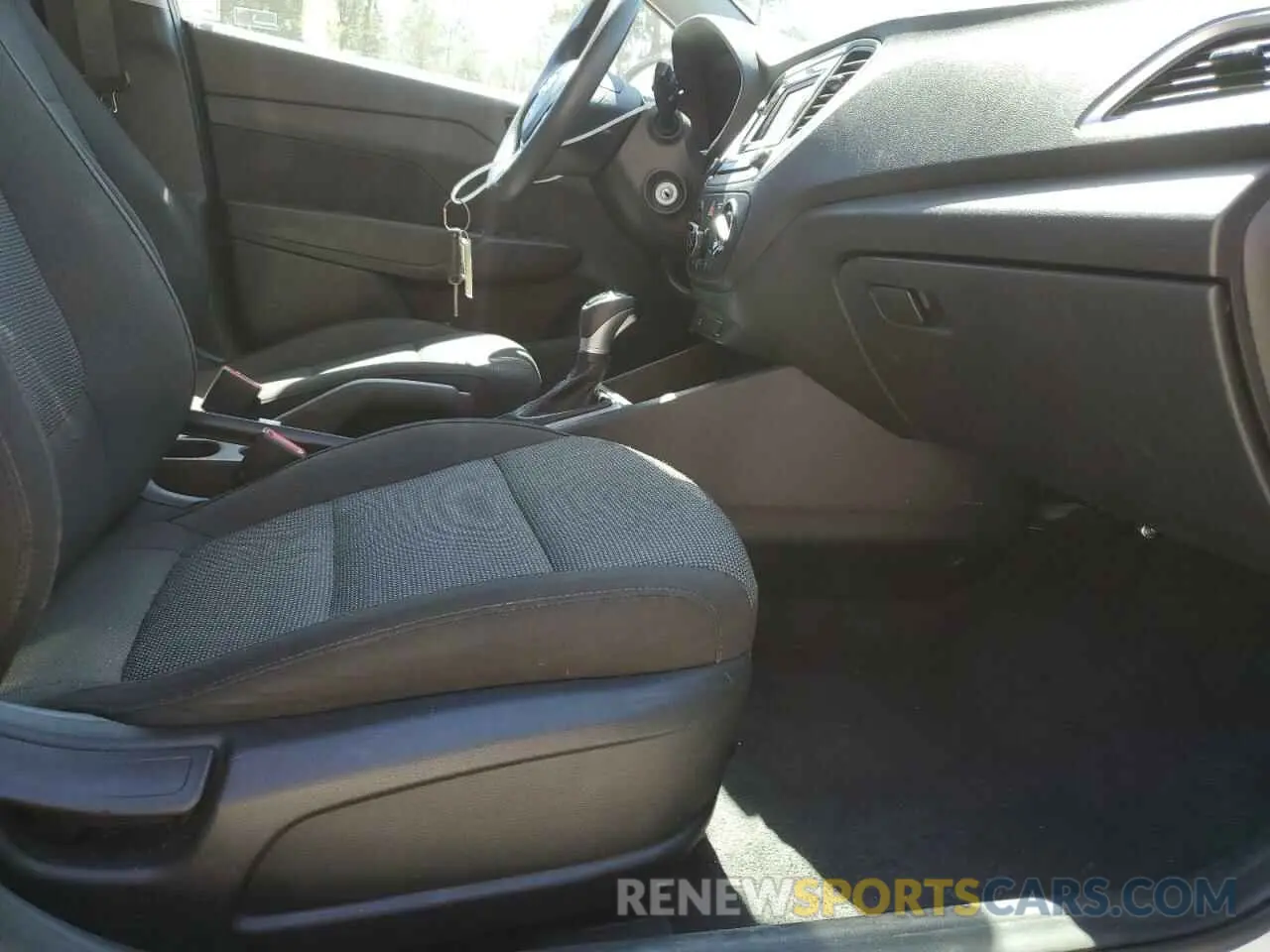 7 Photograph of a damaged car 3KPC24A63ME147895 HYUNDAI ACCENT 2021