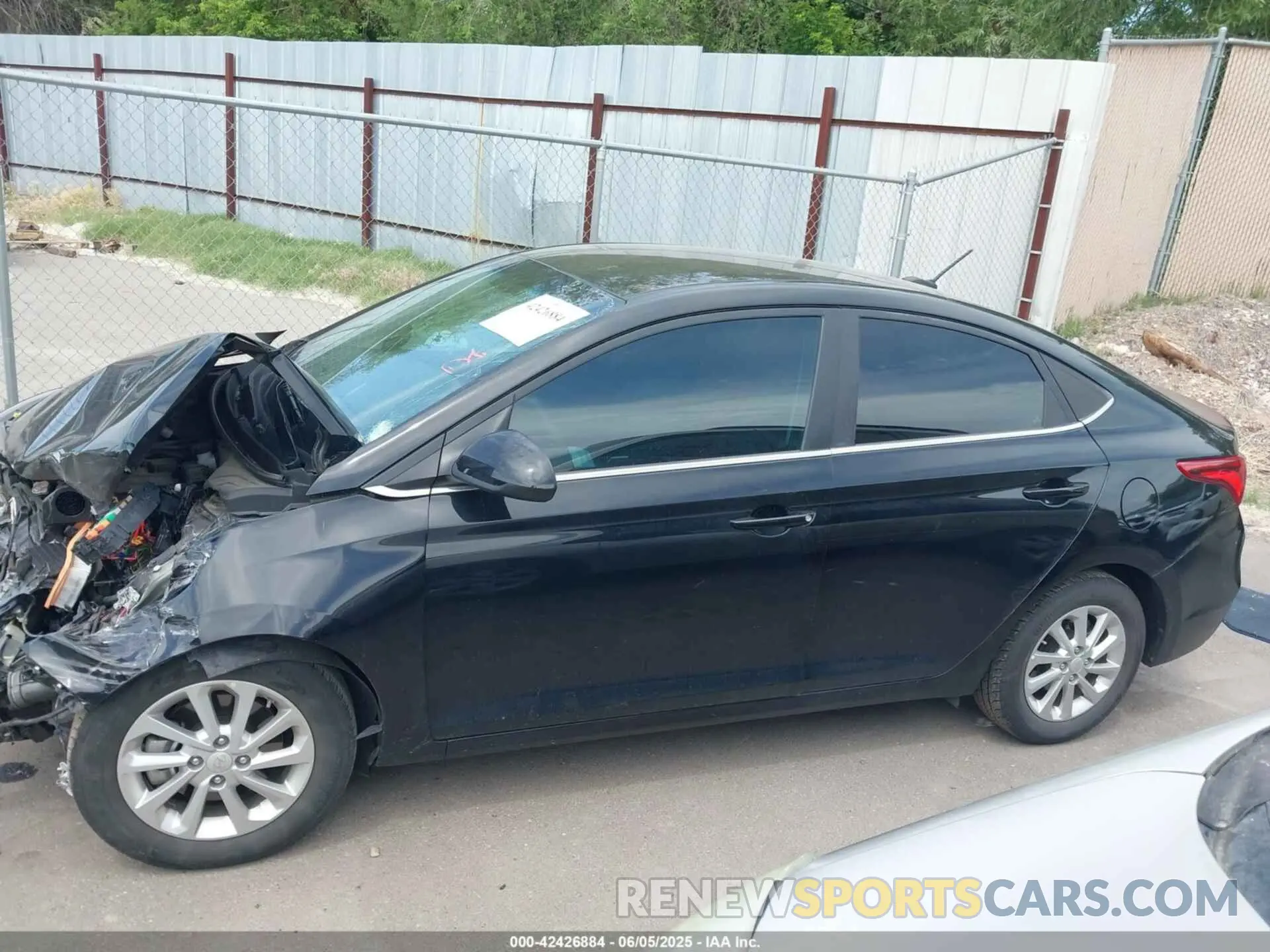 14 Photograph of a damaged car 3KPC24A63ME148528 HYUNDAI ACCENT 2021